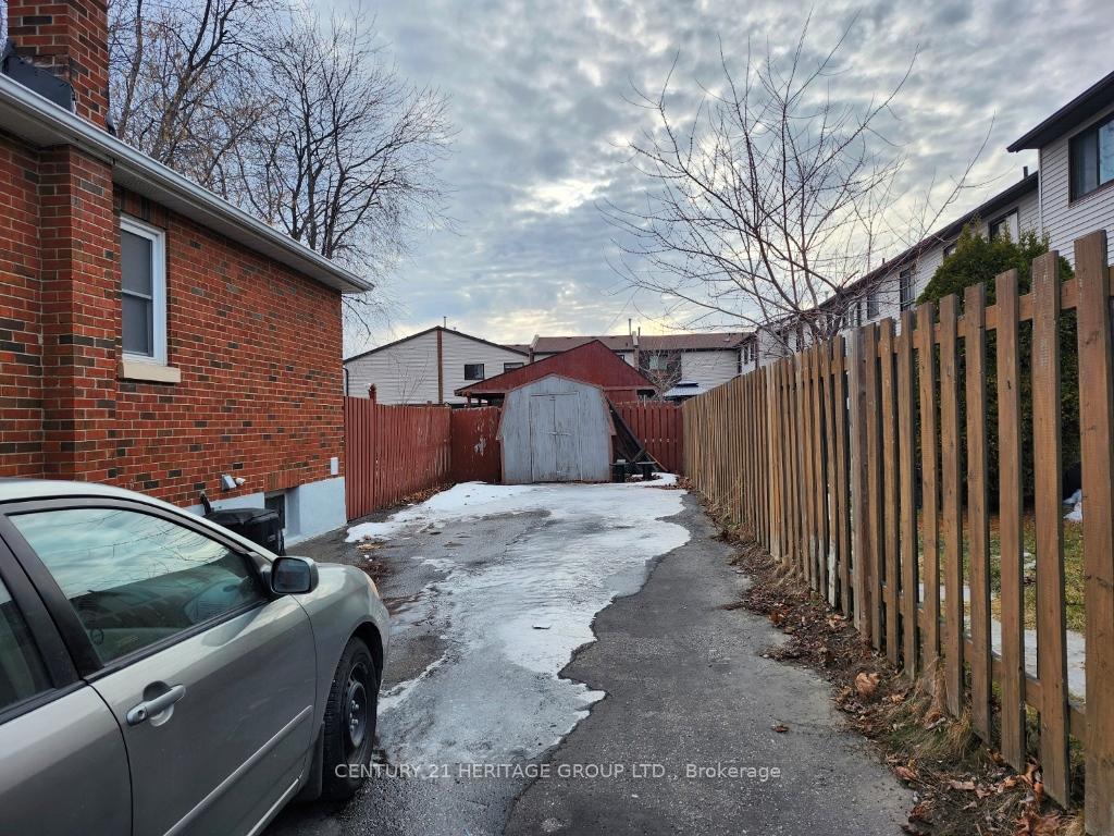 Photo 15 of 976 Glen Street E, Oshawa, Lakeview — HOMEH