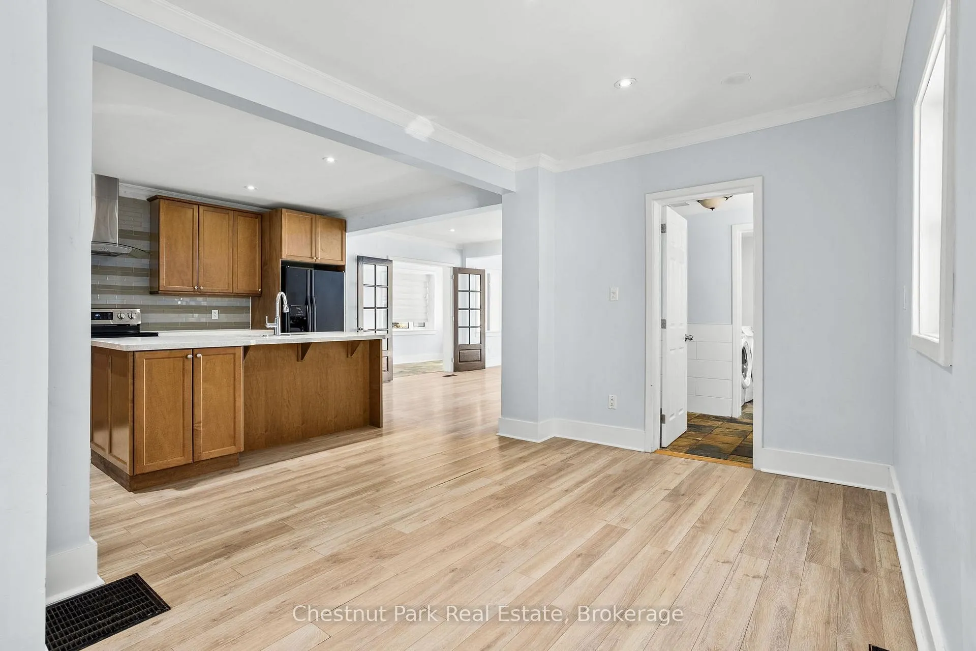 Photo 12 of 615 Bay Street, Gravenhurst, Muskoka (S) — HOMEH