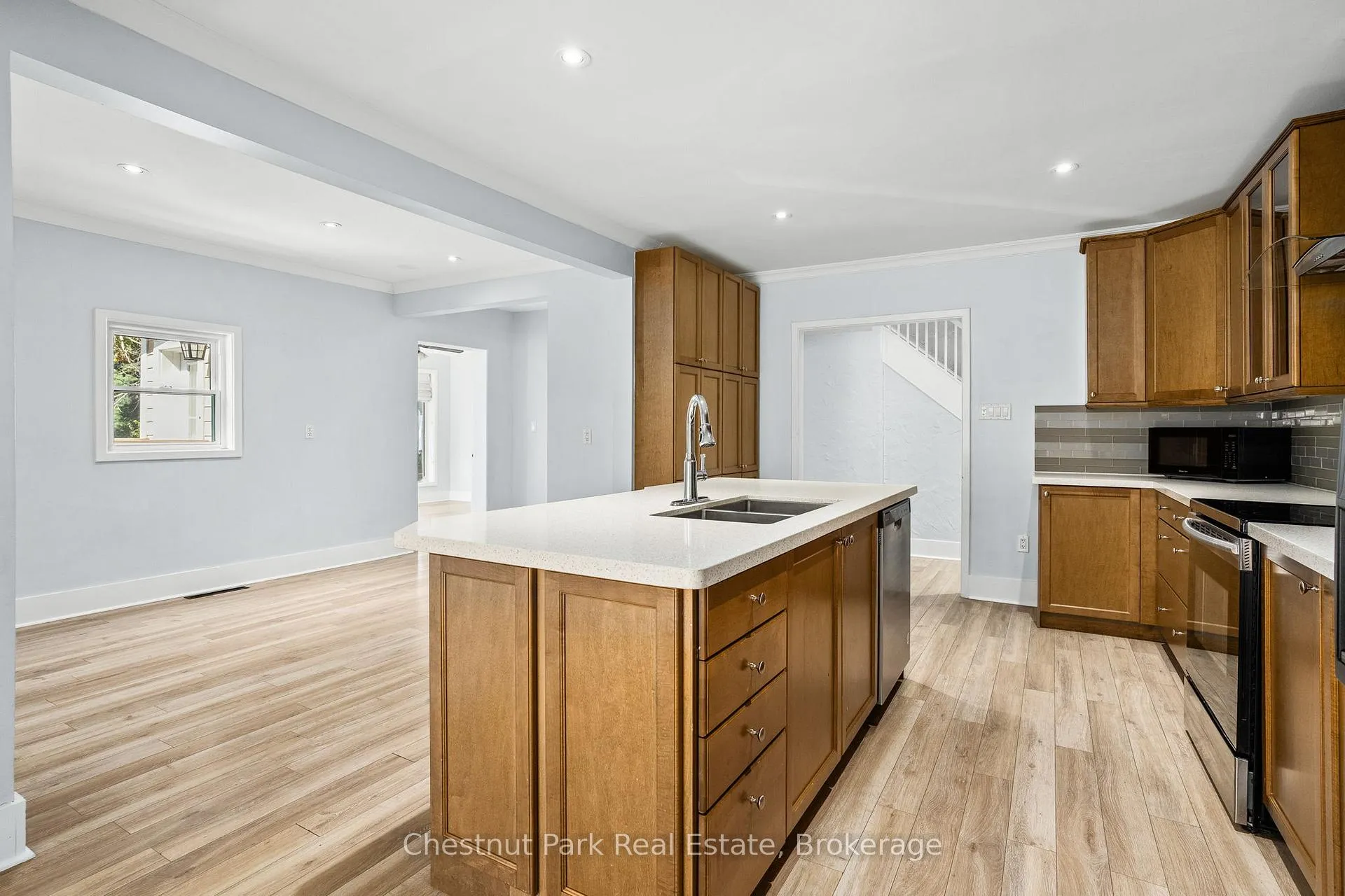 Photo 14 of 615 Bay Street, Gravenhurst, Muskoka (S) — HOMEH