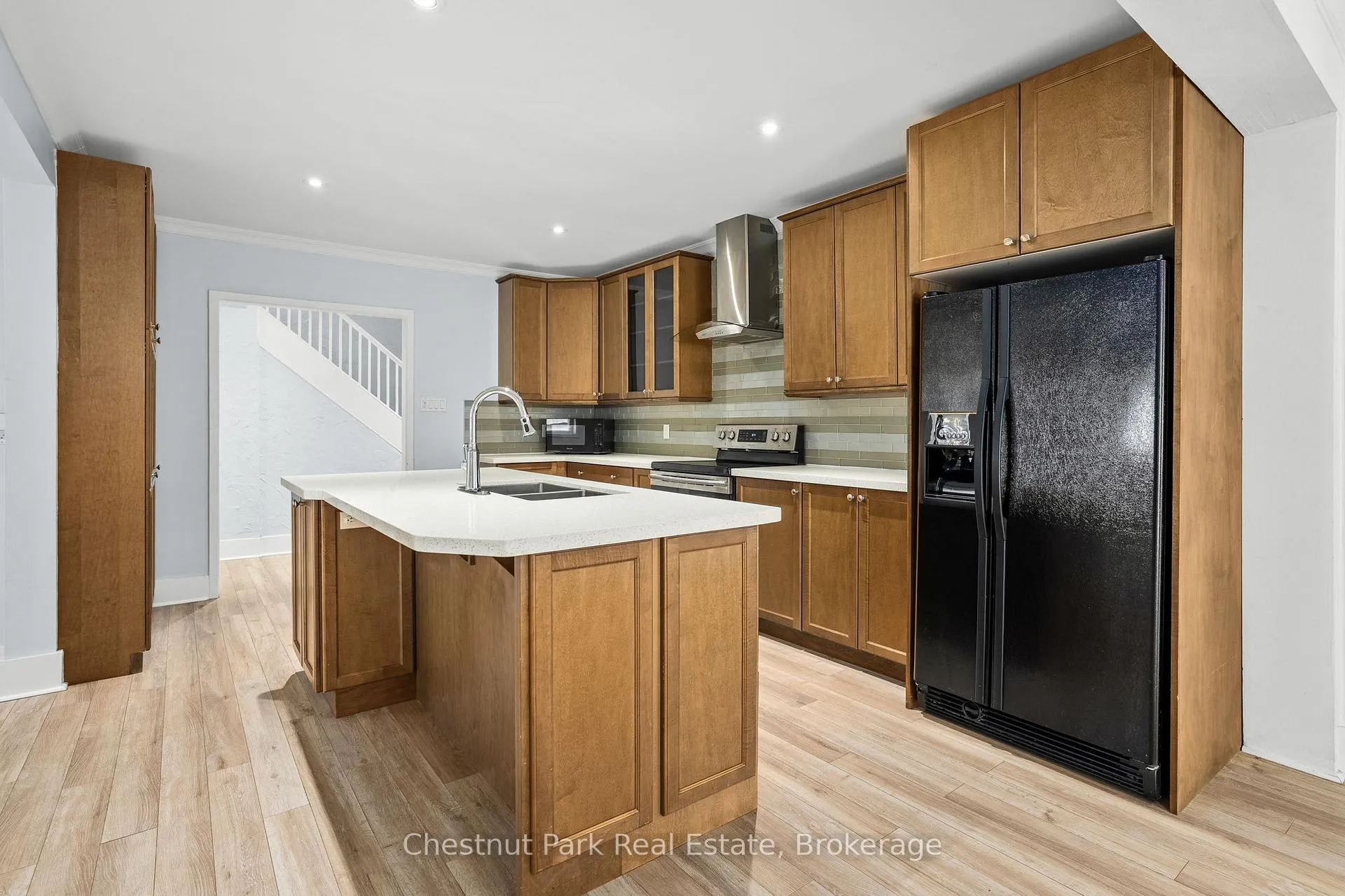 Photo 15 of 615 Bay Street, Gravenhurst, Muskoka (S) — HOMEH