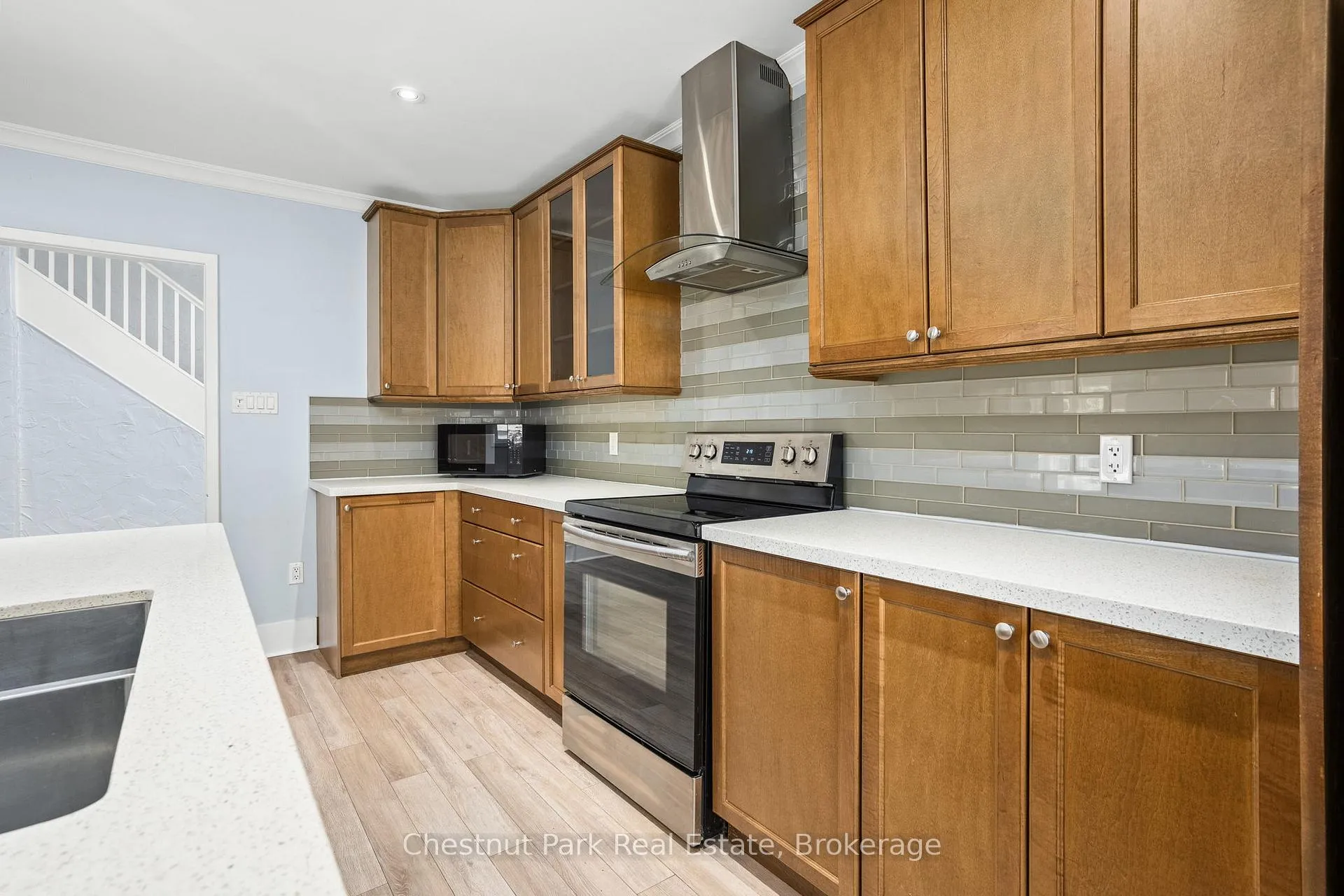Photo 16 of 615 Bay Street, Gravenhurst, Muskoka (S) — HOMEH