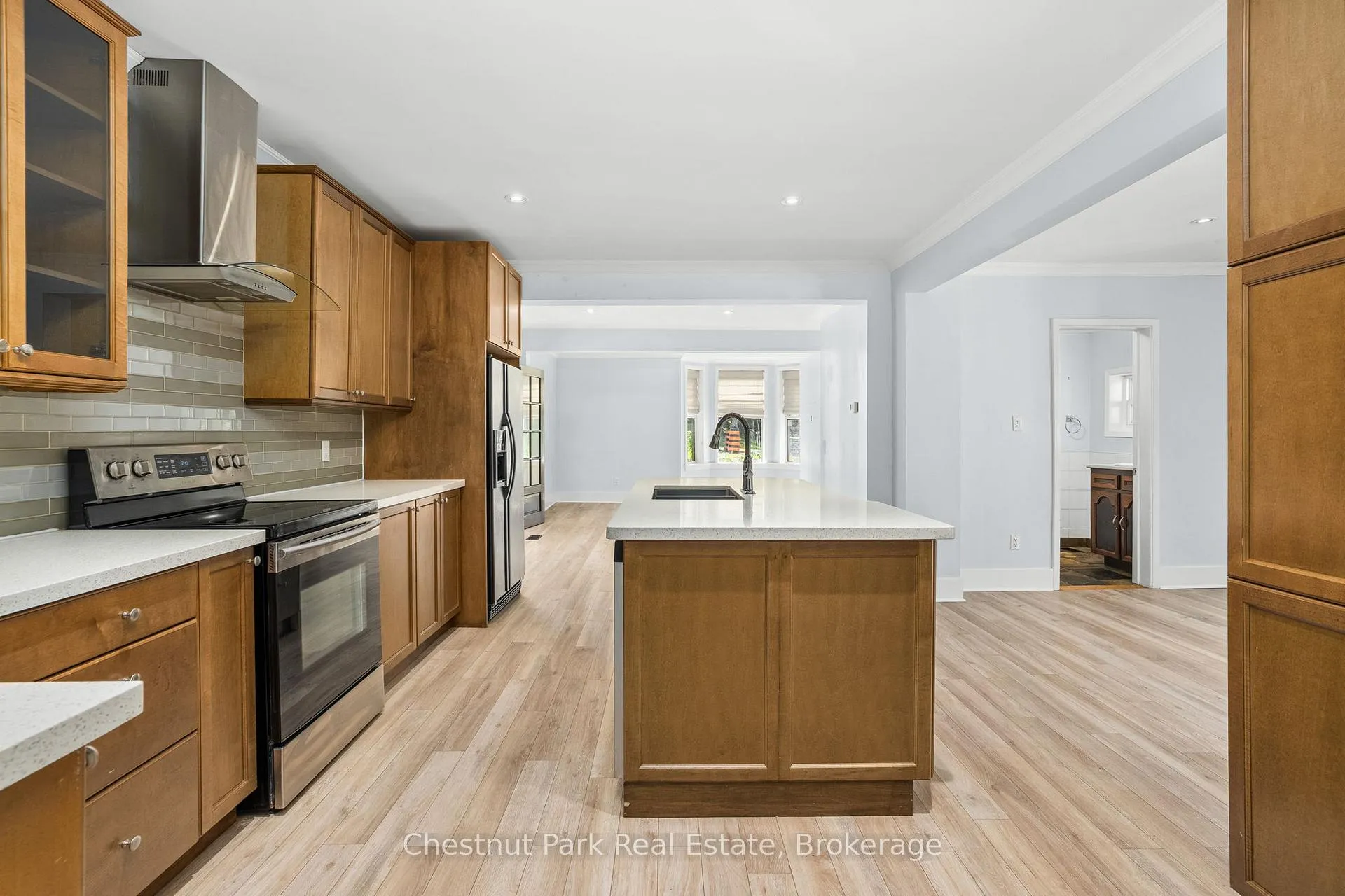 Photo 17 of 615 Bay Street, Gravenhurst, Muskoka (S) — HOMEH