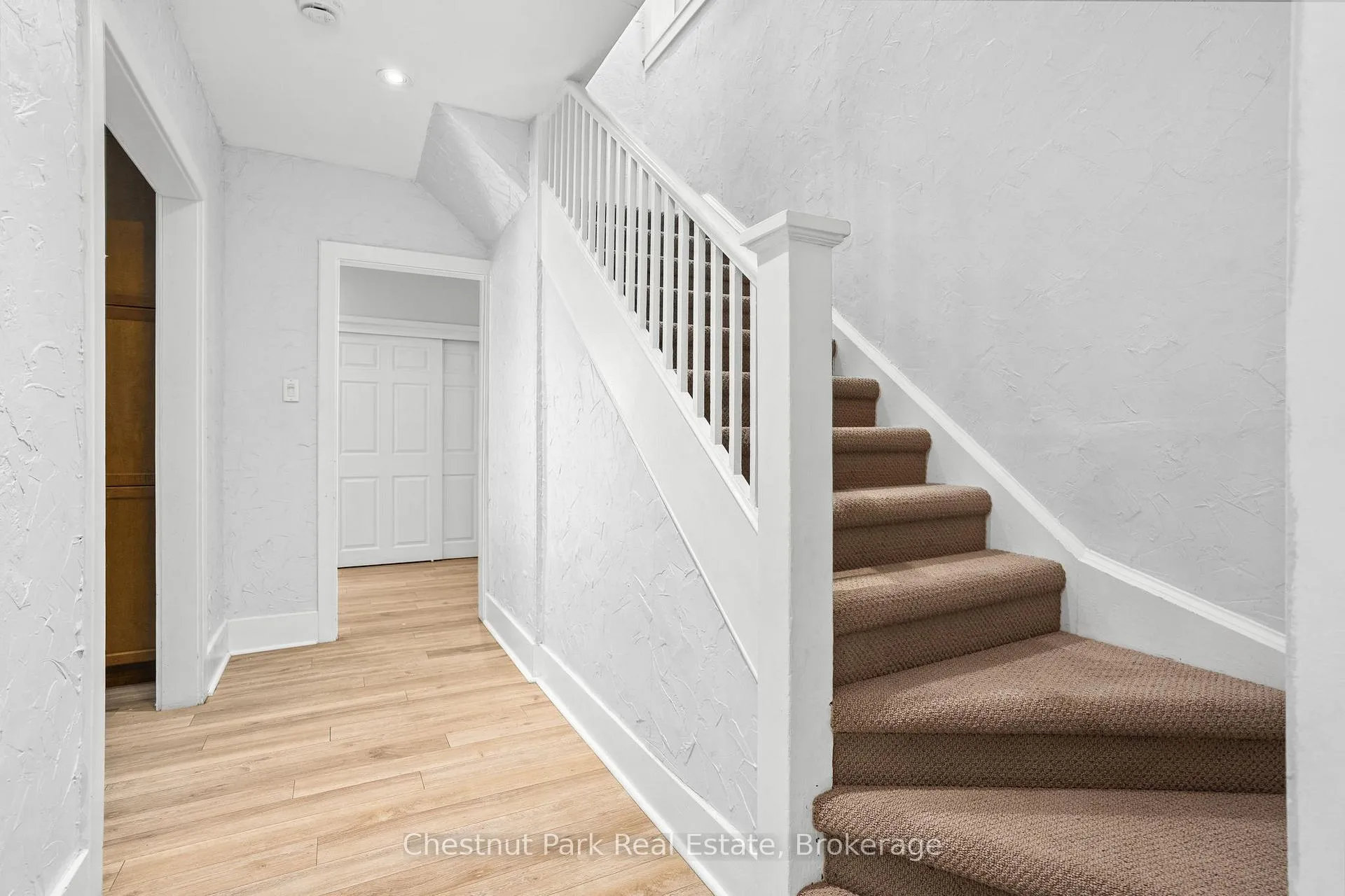 Photo 26 of 615 Bay Street, Gravenhurst, Muskoka (S) — HOMEH