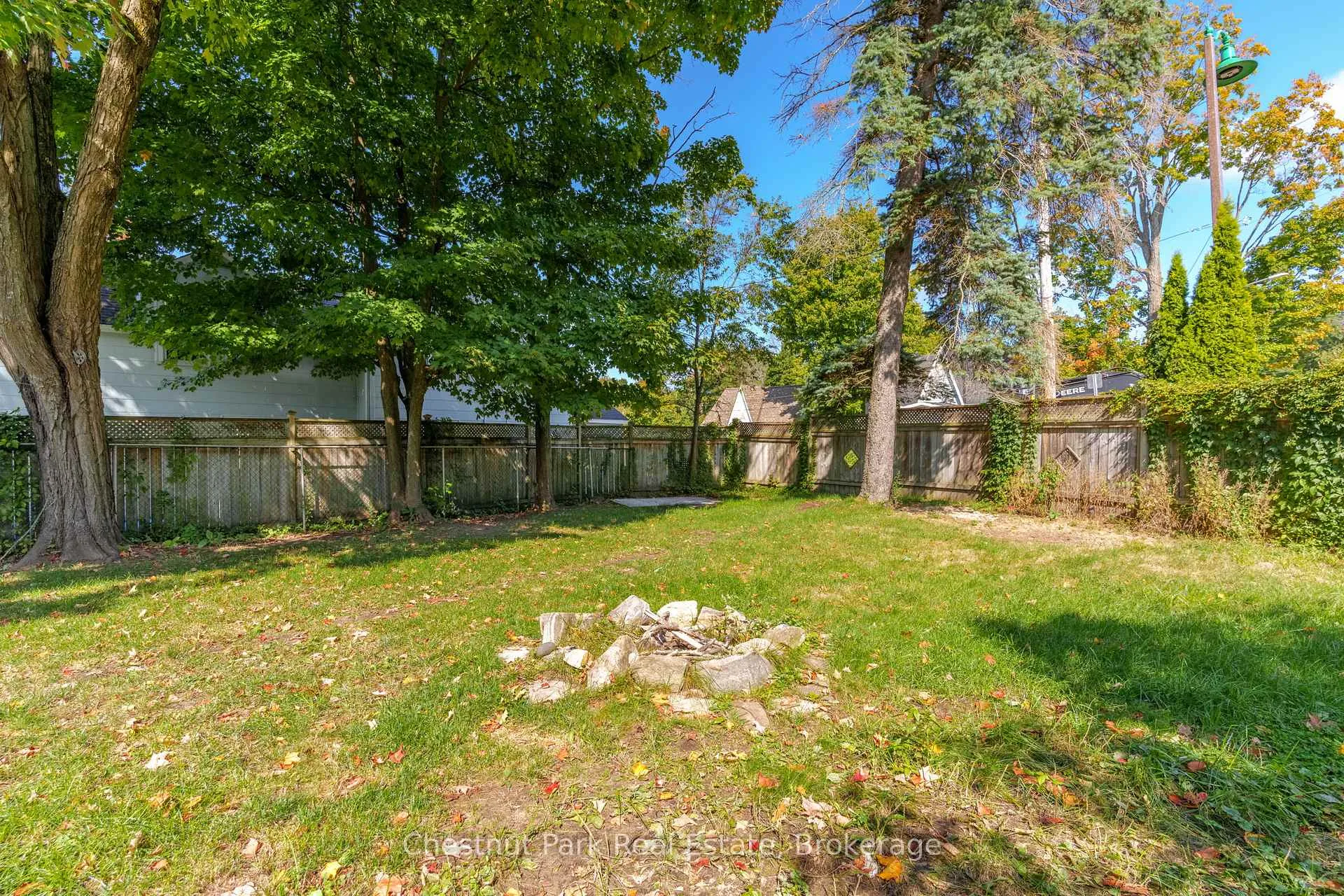 Photo 39 of 615 Bay Street, Gravenhurst, Muskoka (S) — HOMEH