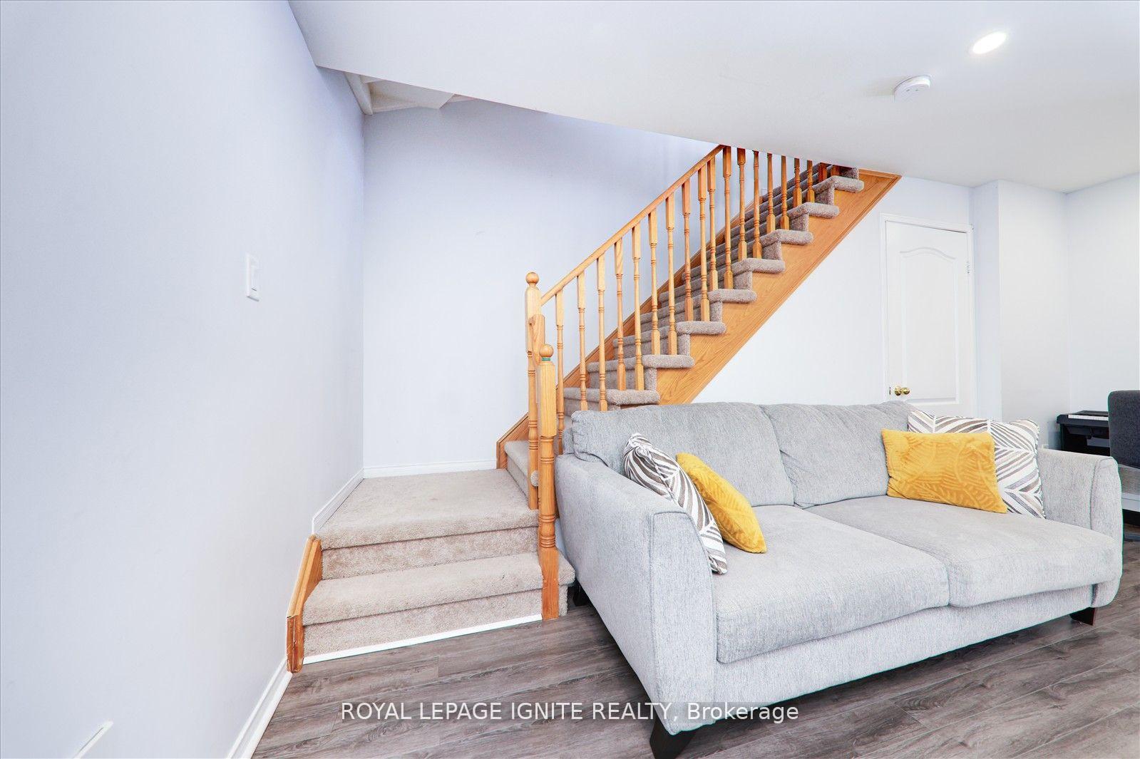 Photo 14 of 355 Sparrow Circle, Pickering, Highbush — HOMEH