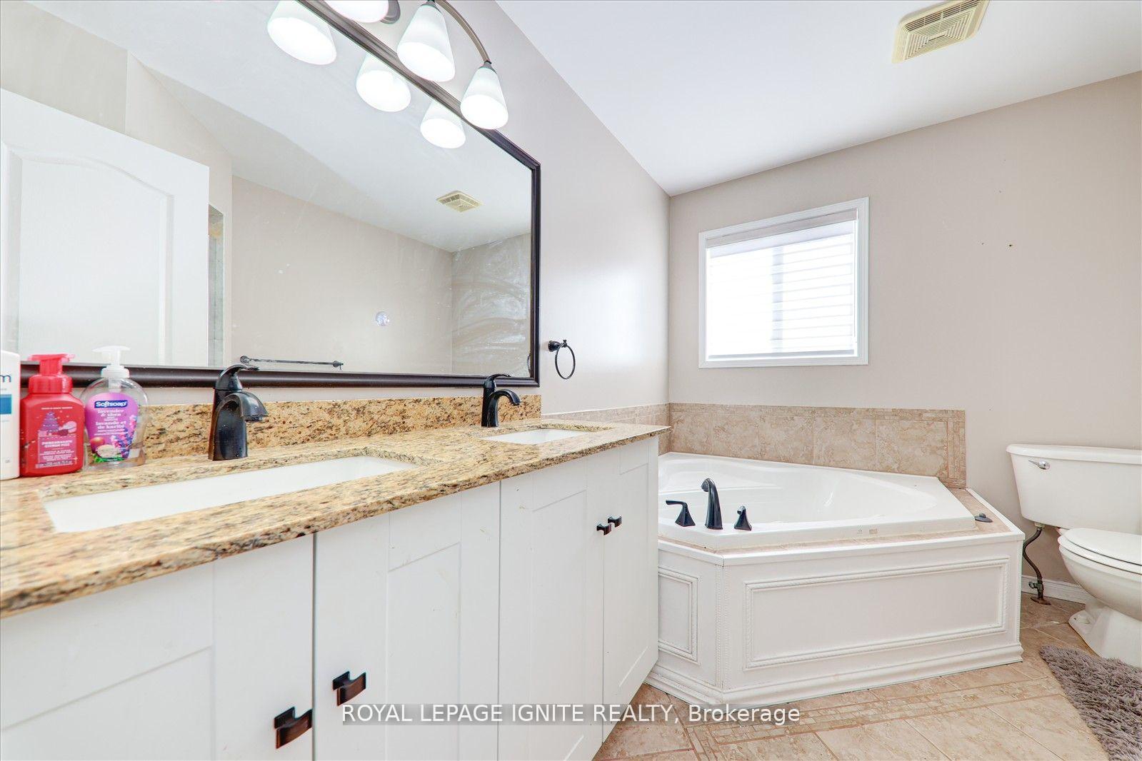 Photo 18 of 355 Sparrow Circle, Pickering, Highbush — HOMEH