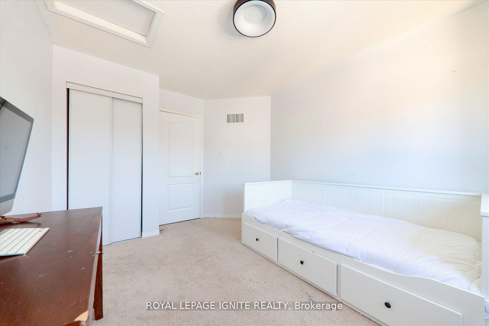 Photo 23 of 355 Sparrow Circle, Pickering, Highbush — HOMEH
