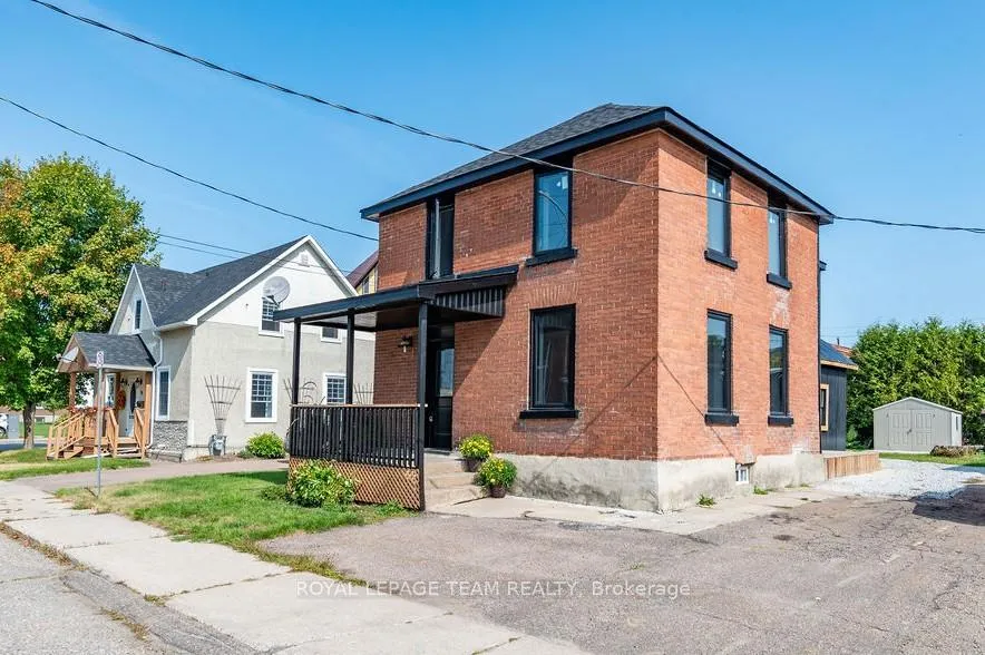 Photo 2 of 47 Bonnechere Street N, Renfrew — HOMEH