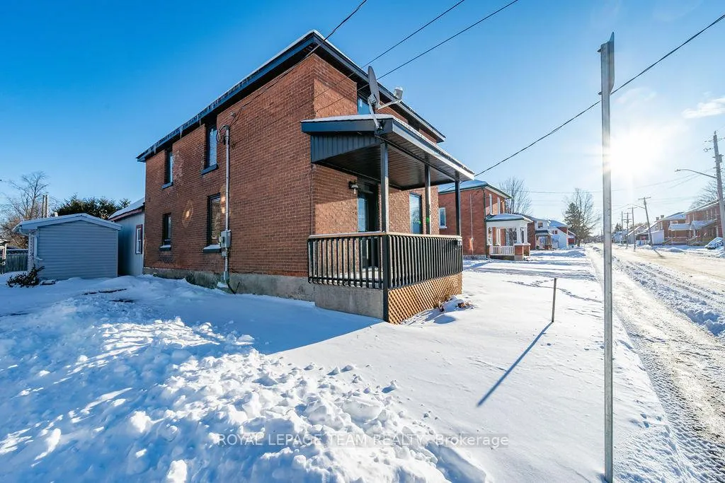 Photo 4 of 47 Bonnechere Street N, Renfrew — HOMEH