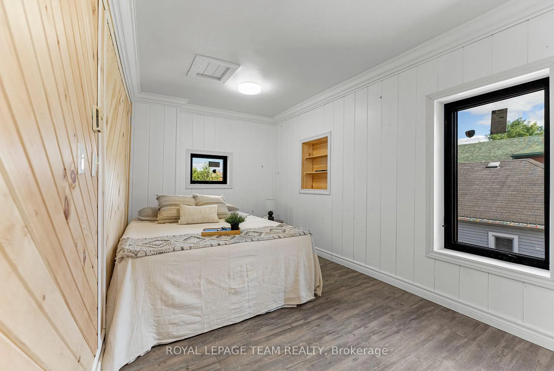 Photo 20 of 47 Bonnechere Street N, Renfrew — HOMEH