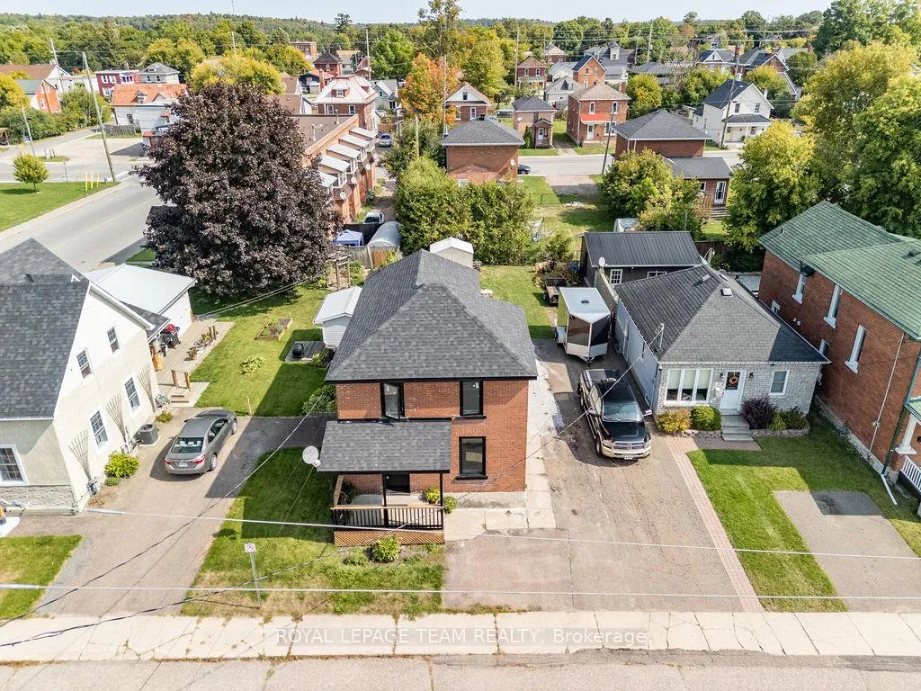Photo 25 of 47 Bonnechere Street N, Renfrew — HOMEH