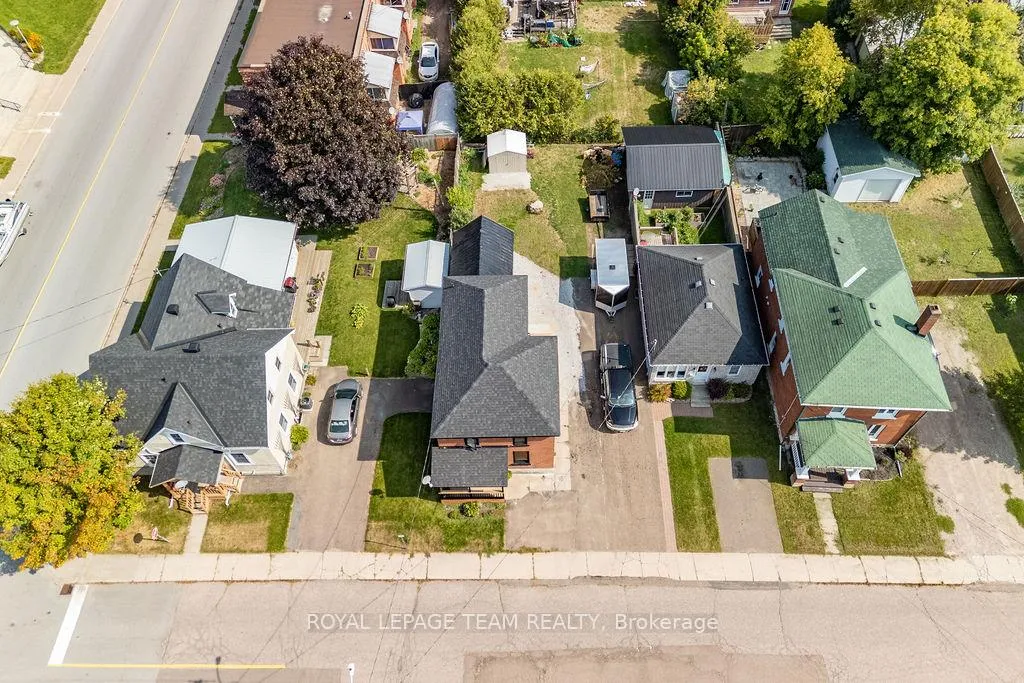 Photo 29 of 47 Bonnechere Street N, Renfrew — HOMEH