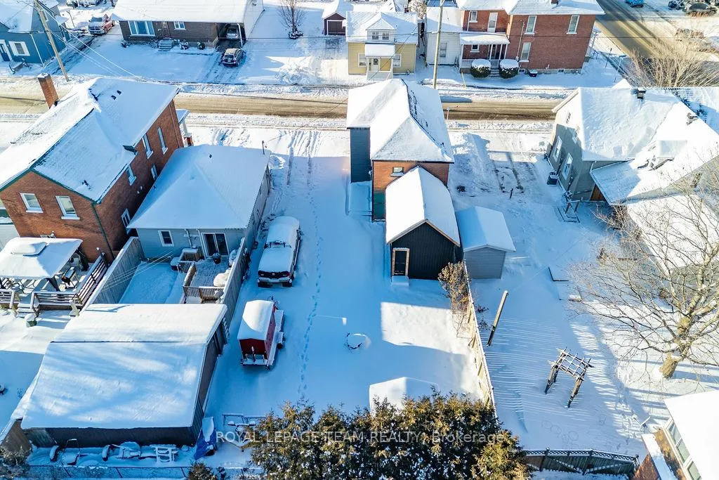 Photo 34 of 47 Bonnechere Street N, Renfrew — HOMEH