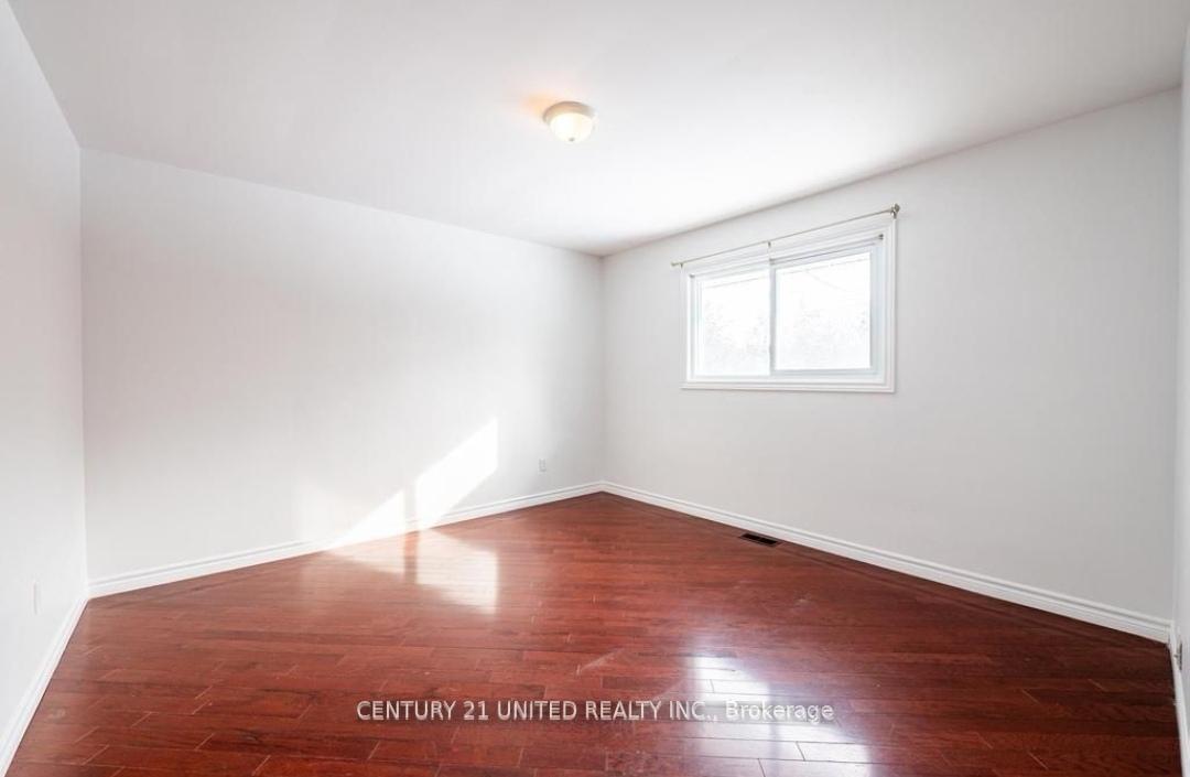 Photo 6 of Unit Upper, 509 Raymond Street, Peterborough, Northcrest Ward 5 — HOMEH