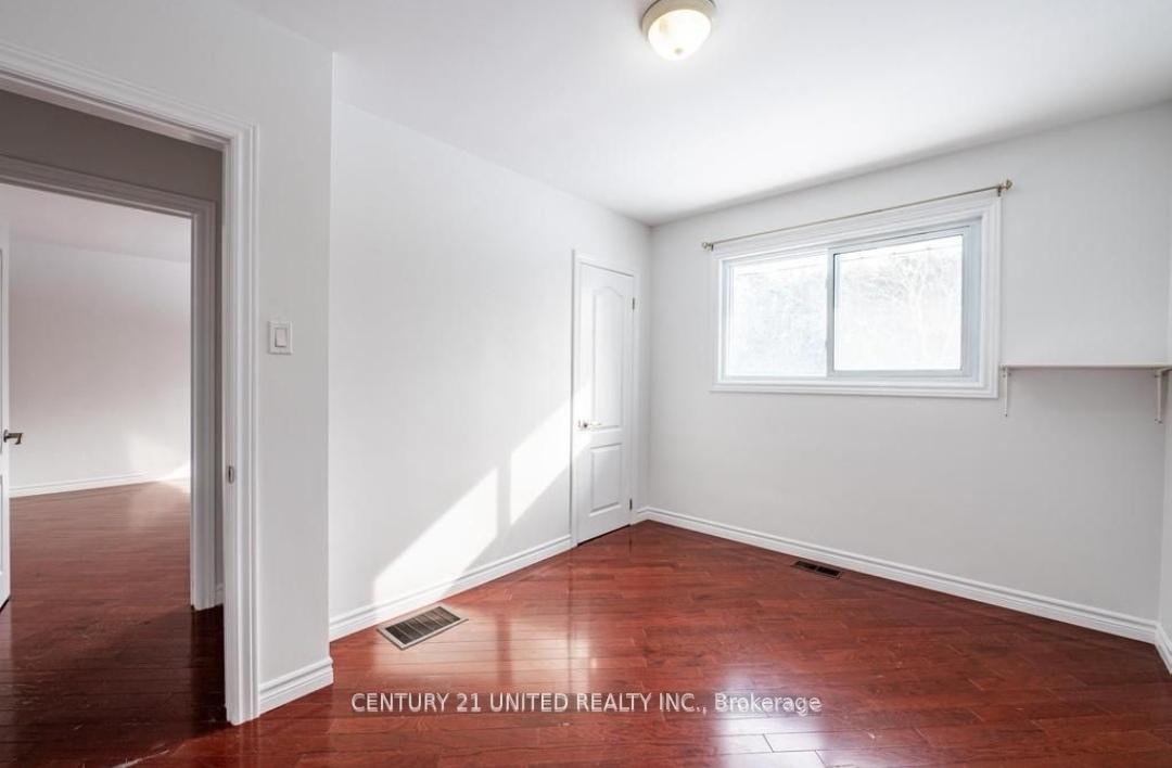 Photo 8 of Unit Upper, 509 Raymond Street, Peterborough, Northcrest Ward 5 — HOMEH