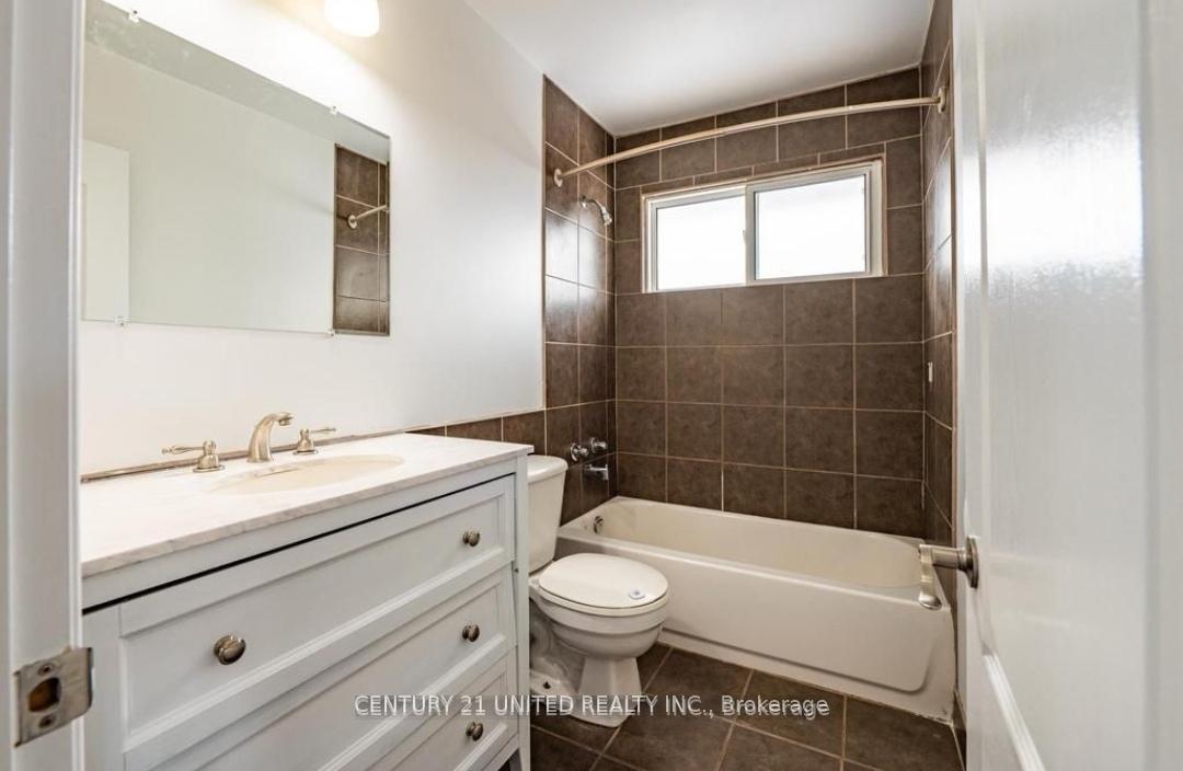 Photo 10 of Unit Upper, 509 Raymond Street, Peterborough, Northcrest Ward 5 — HOMEH