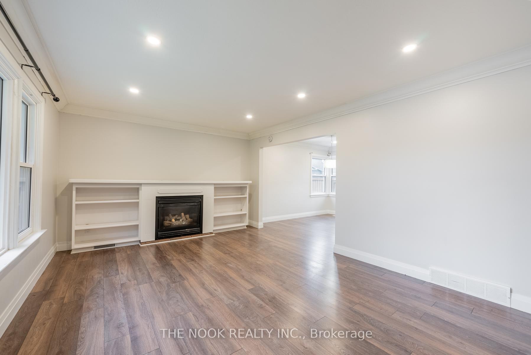 Photo 4 of 866 Regent Drive, Oshawa, Eastdale — HOMEH