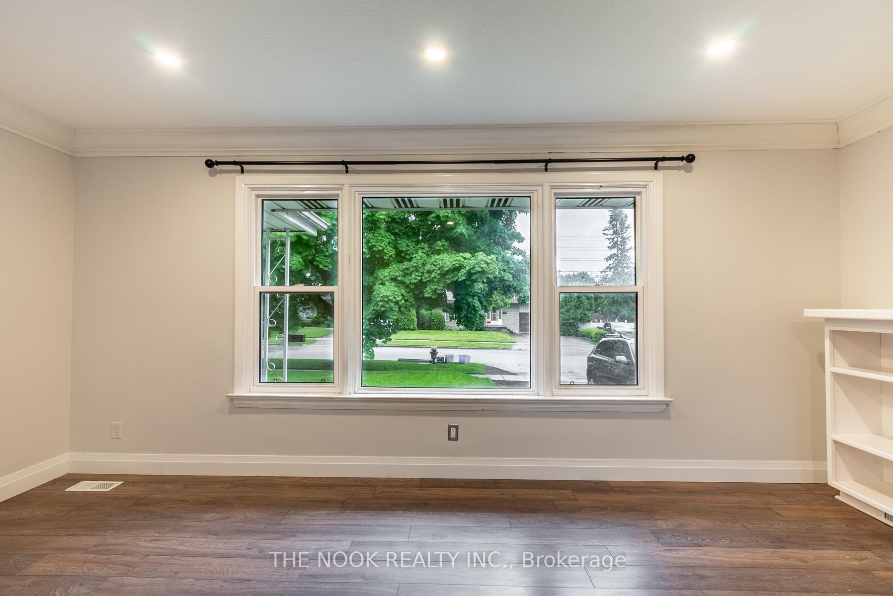 Photo 6 of 866 Regent Drive, Oshawa, Eastdale — HOMEH
