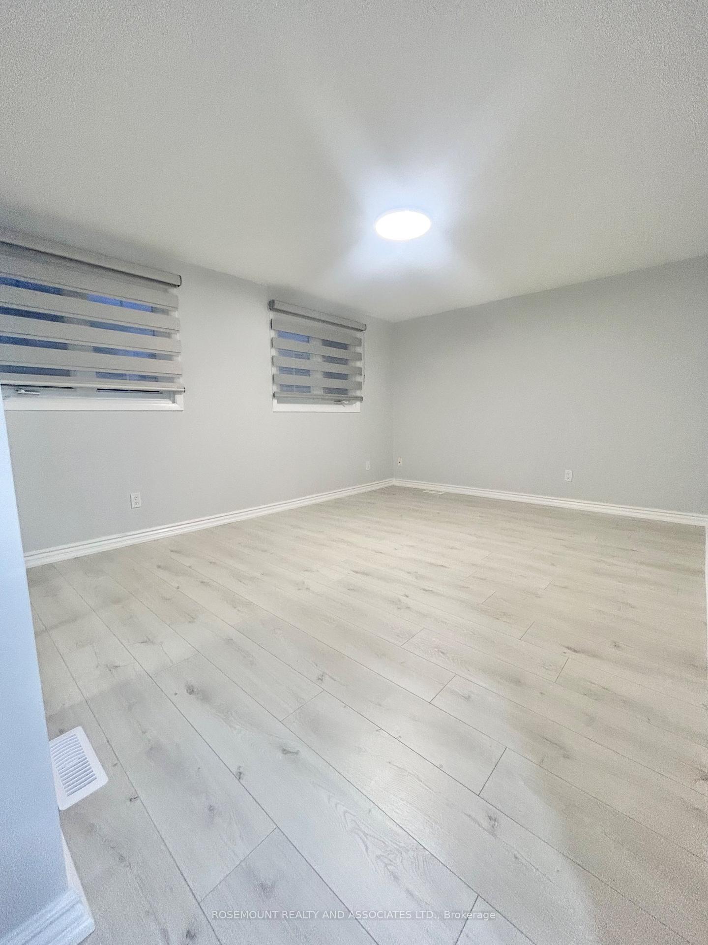 Photo 5 of 220 Ascot Court, Oshawa, Eastdale — HOMEH