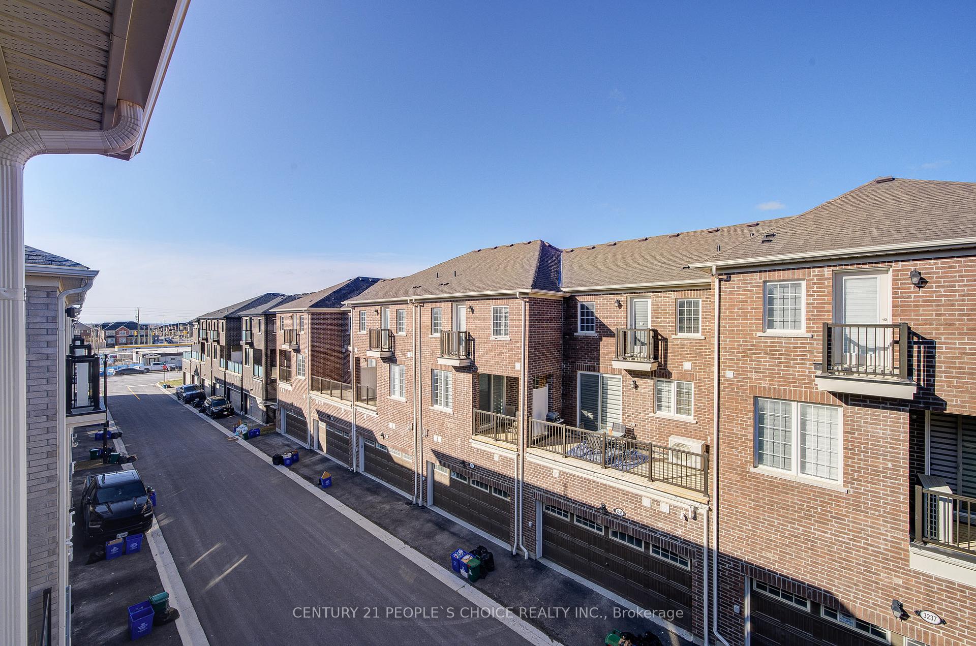 Photo 2 of 3322 Thunderbird Promenade, Pickering, Rural Pickering — HOMEH