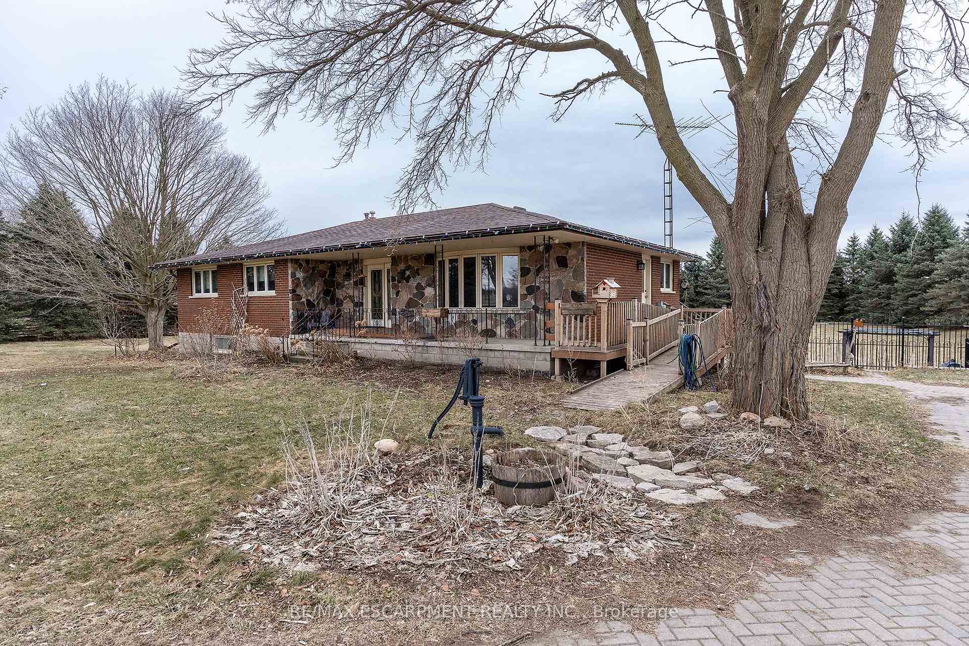 Photo 3 of 7123 Smith Road, Puslinch, Crieff/Aikensville/Killean — HOMEH