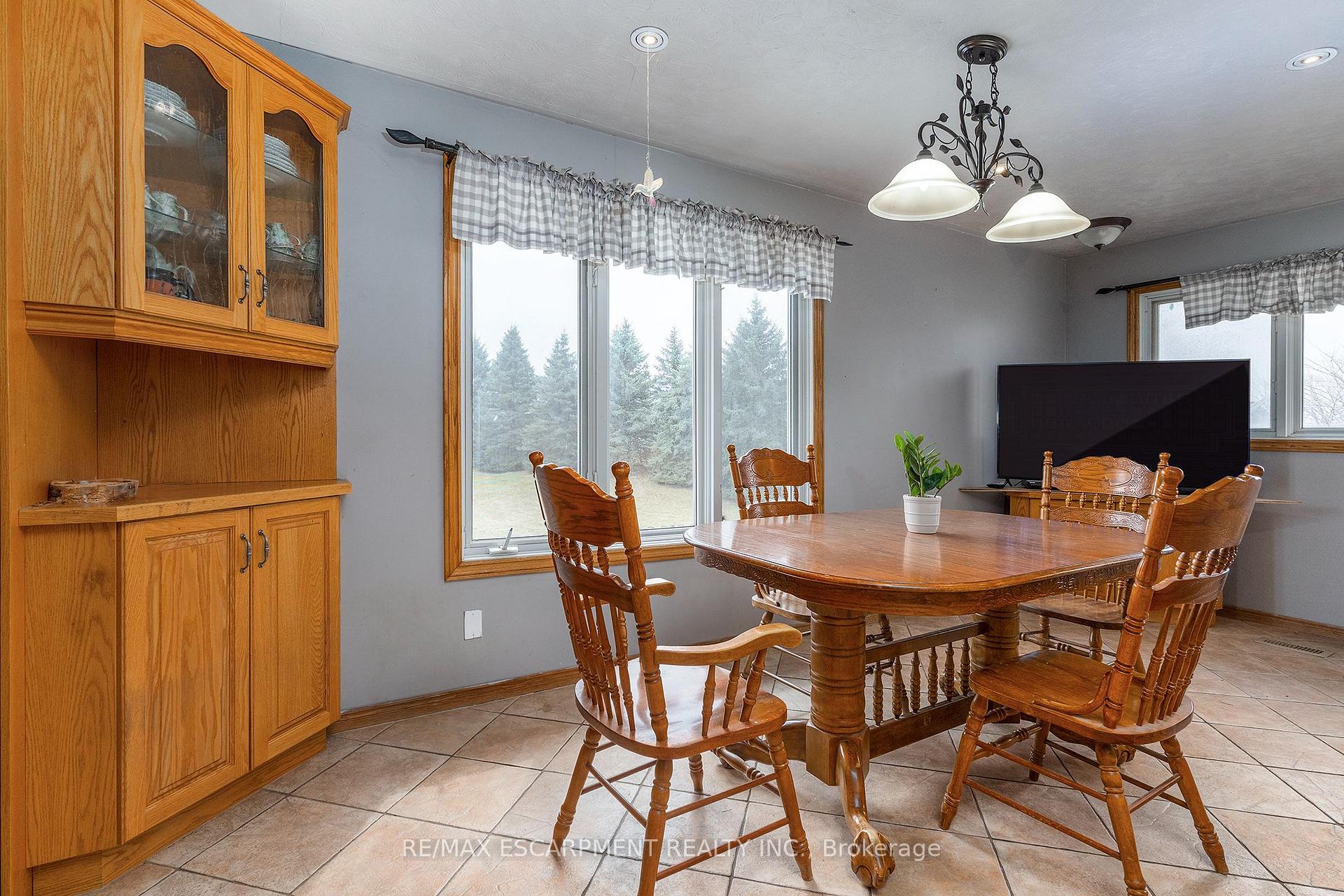 Photo 10 of 7123 Smith Road, Puslinch, Crieff/Aikensville/Killean — HOMEH