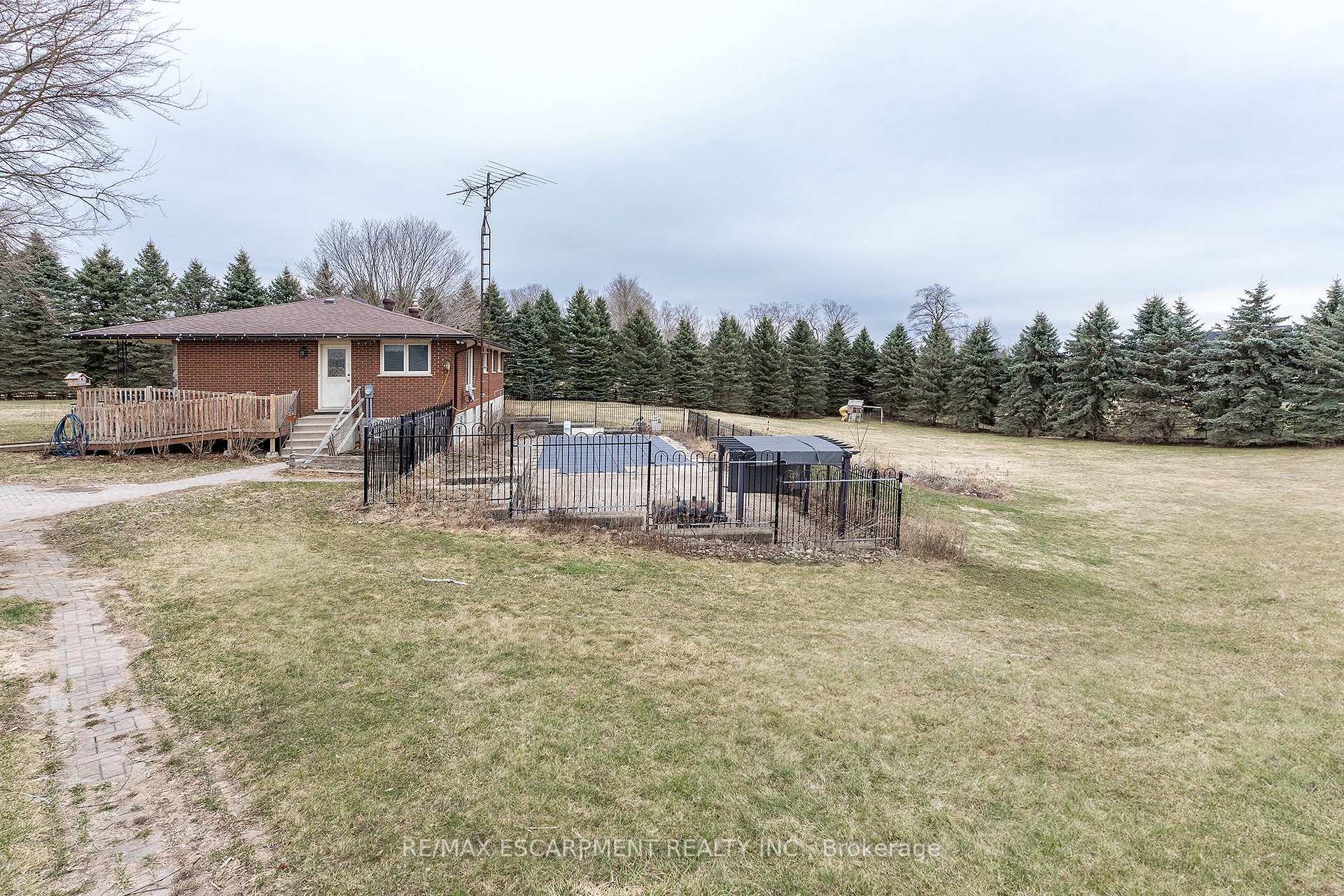 Photo 23 of 7123 Smith Road, Puslinch, Crieff/Aikensville/Killean — HOMEH