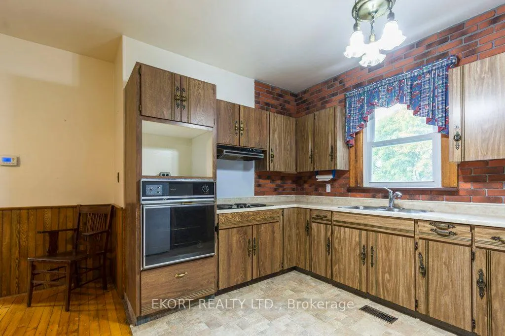 Photo 18 of 2422 County Rd 3, Prince Edward County, Ameliasburg Ward — HOMEH