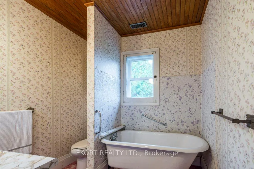 Photo 38 of 2422 County Rd 3, Prince Edward County, Ameliasburg Ward — HOMEH