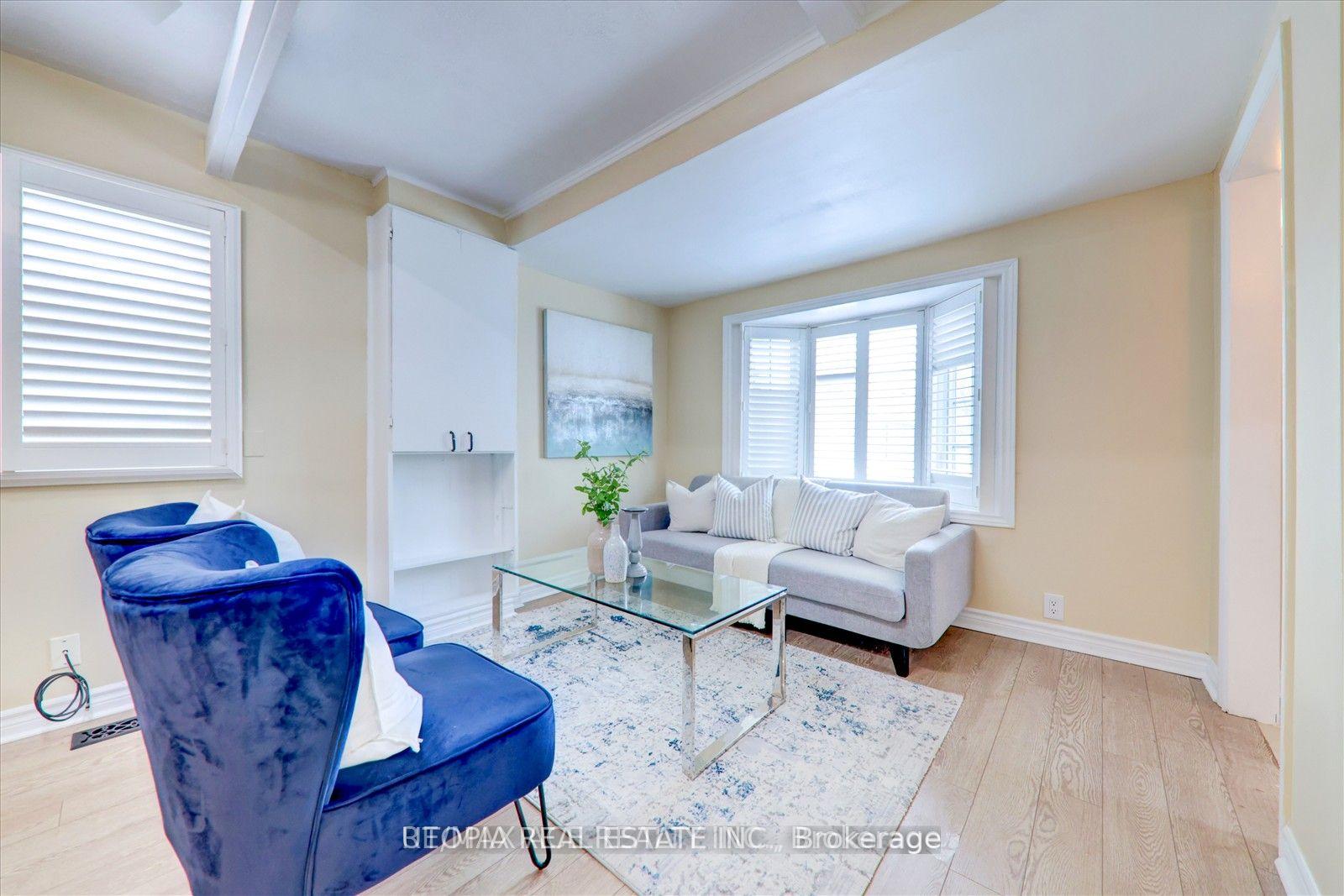 Photo 5 of 740 Hillview Crescent, Pickering, West Shore — HOMEH