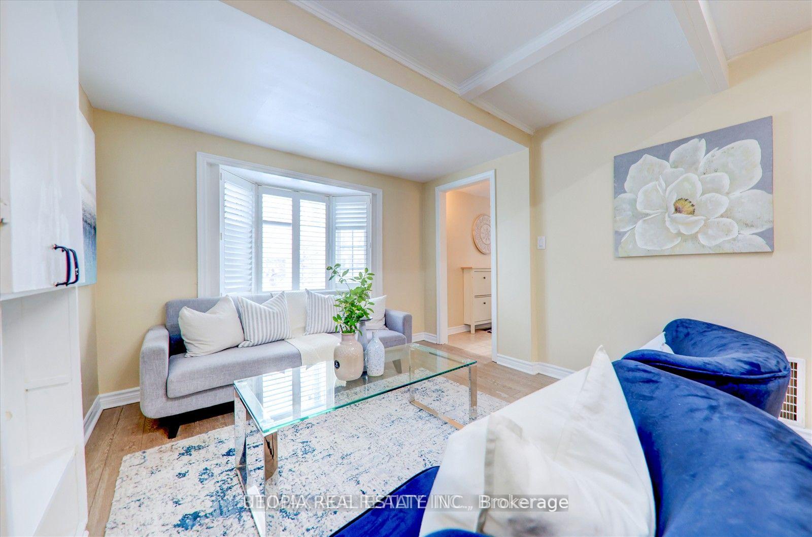 Photo 6 of 740 Hillview Crescent, Pickering, West Shore — HOMEH