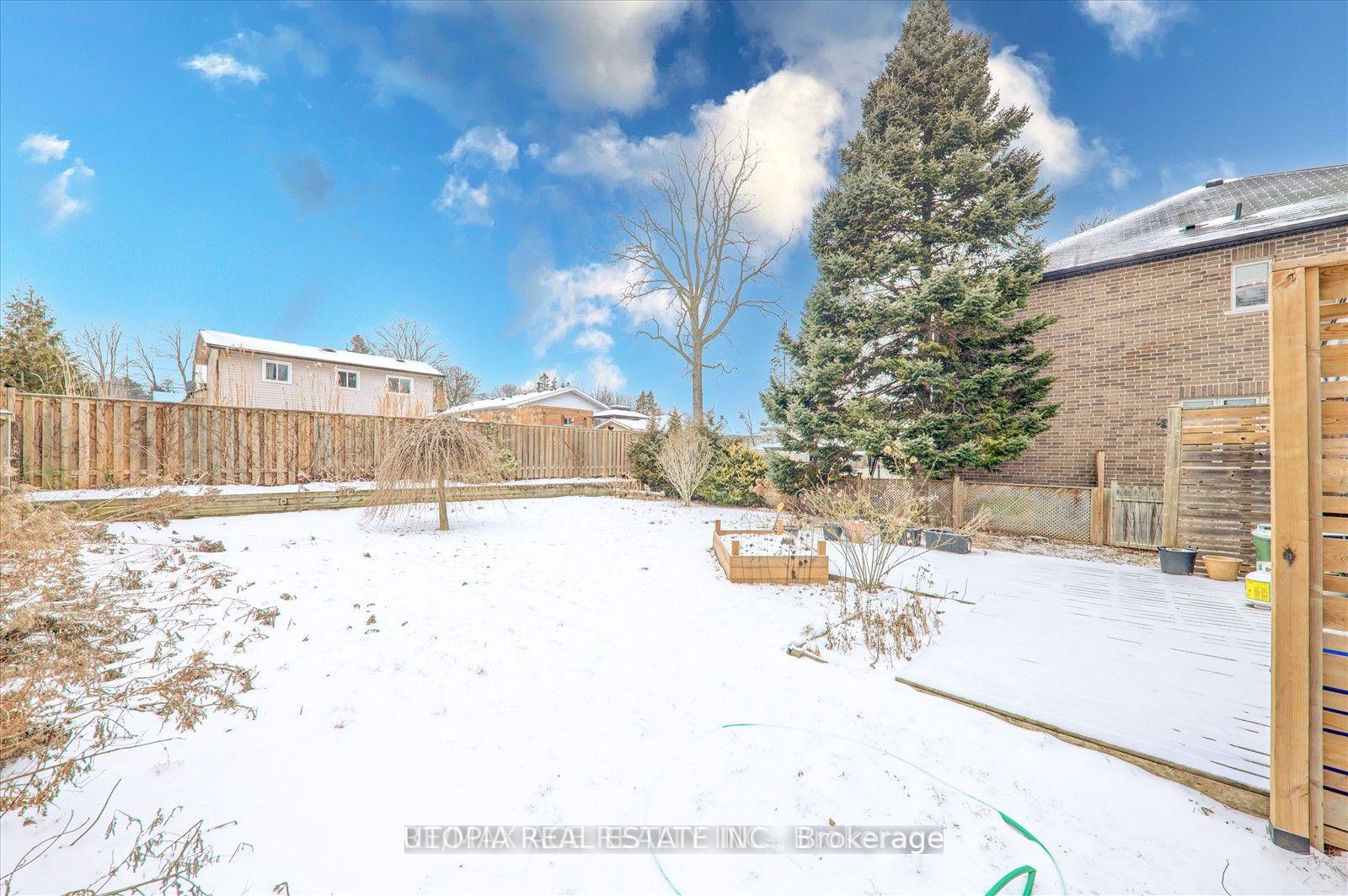 Photo 19 of 740 Hillview Crescent, Pickering, West Shore — HOMEH