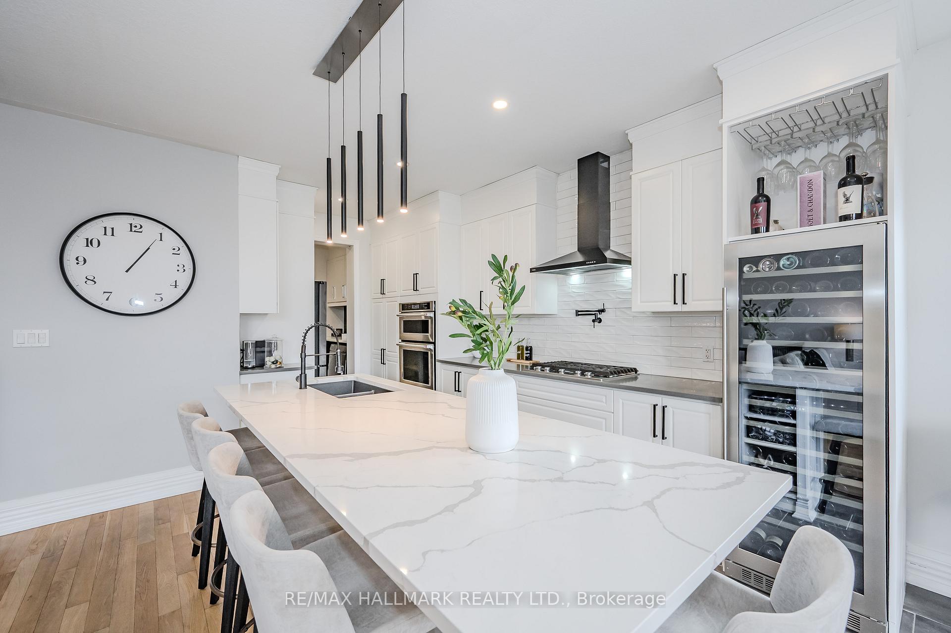 Photo 12 of 33 Aberfoyle Mill Crescent, Puslinch, Aberfoyle — HOMEH