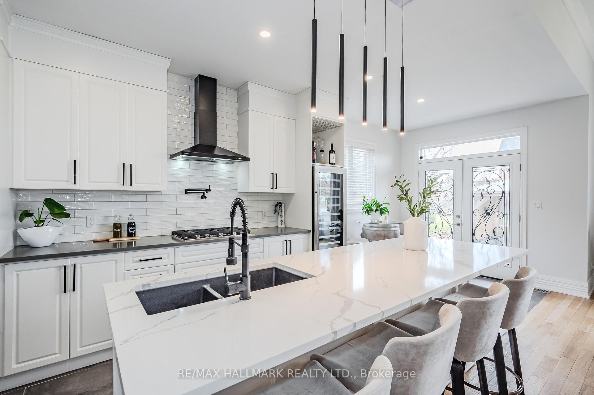 Photo 15 of 33 Aberfoyle Mill Crescent, Puslinch, Aberfoyle — HOMEH