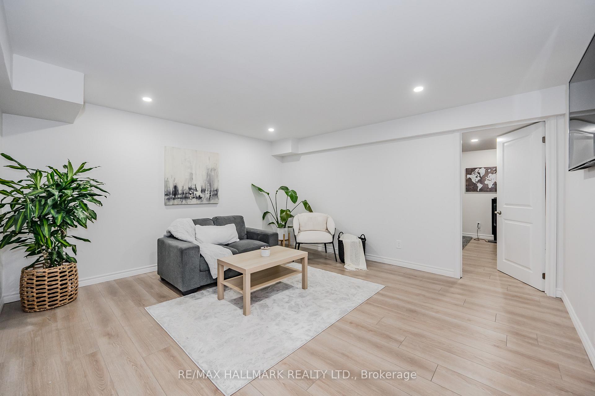 Photo 32 of 33 Aberfoyle Mill Crescent, Puslinch, Aberfoyle — HOMEH