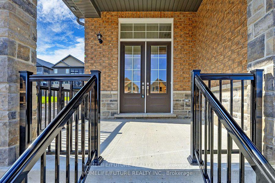 Photo 2 of 107 York Drive, Peterborough, Monaghan Ward 2 — HOMEH