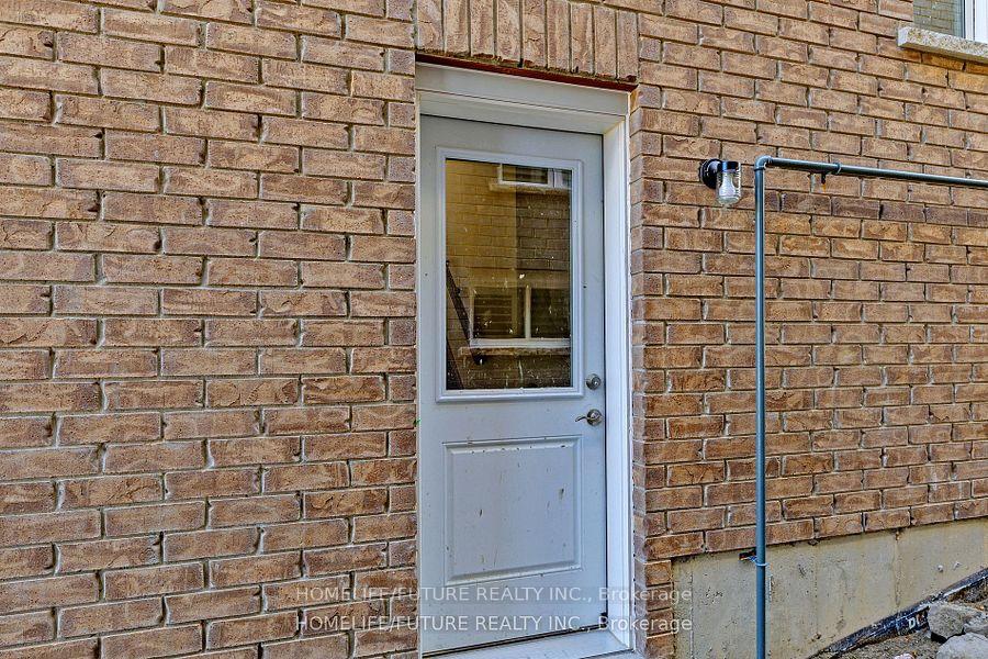 Photo 9 of 107 York Drive, Peterborough, Monaghan Ward 2 — HOMEH