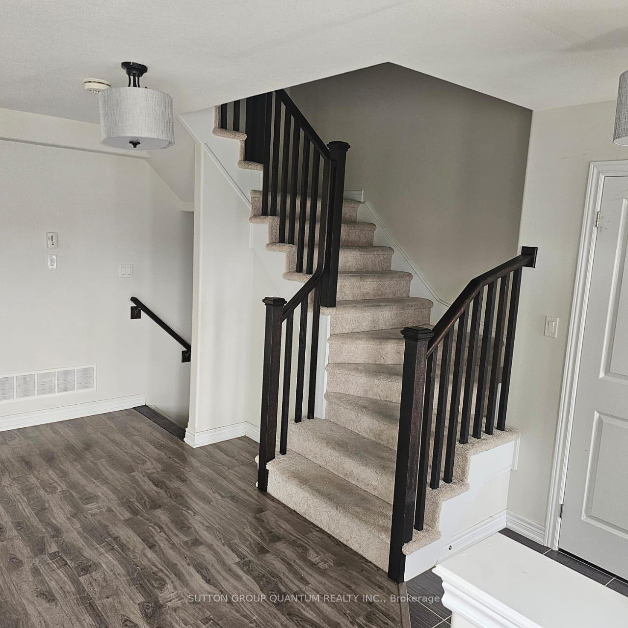 Photo 6 of 903 Broadway Boulevard, Peterborough, Northcrest Ward 5 — HOMEH