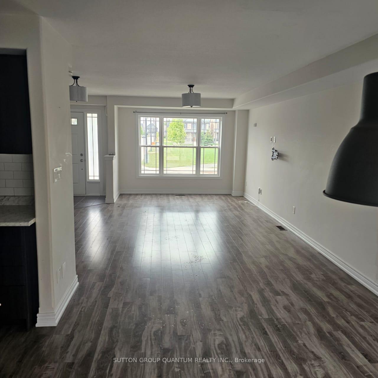 Photo 7 of 903 Broadway Boulevard, Peterborough, Northcrest Ward 5 — HOMEH