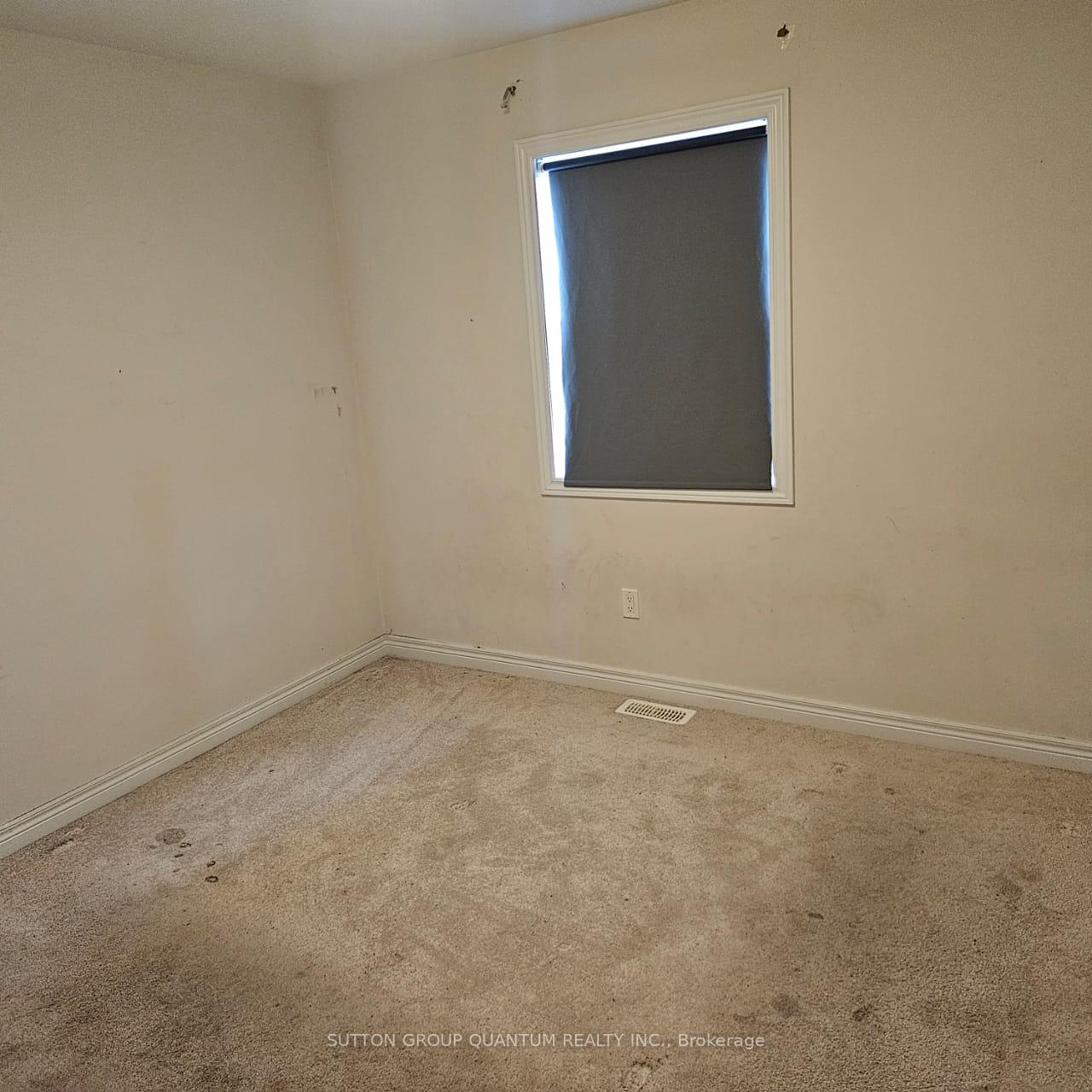 Photo 13 of 903 Broadway Boulevard, Peterborough, Northcrest Ward 5 — HOMEH