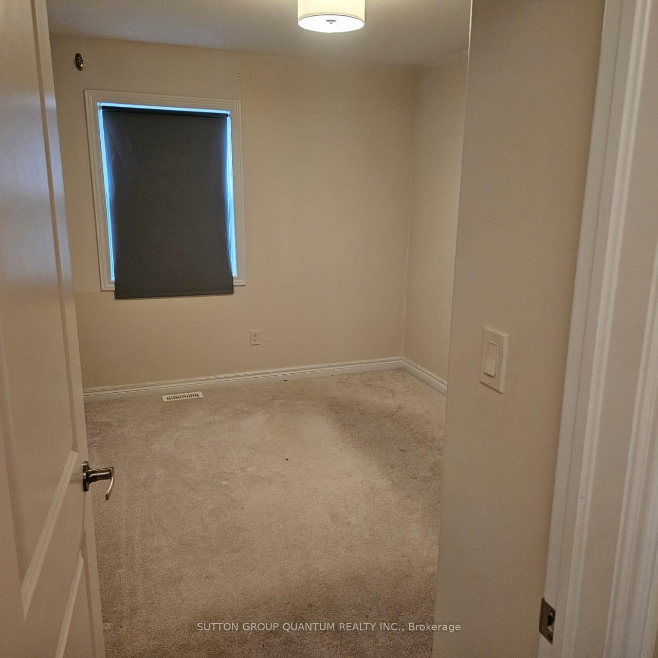 Photo 15 of 903 Broadway Boulevard, Peterborough, Northcrest Ward 5 — HOMEH