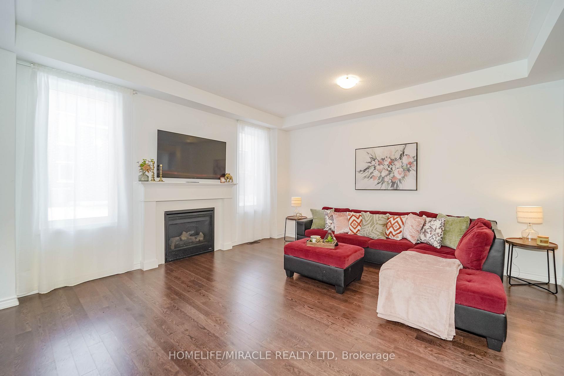 Photo 8 of 2823 Foxden Square, Pickering, Rural Pickering — HOMEH