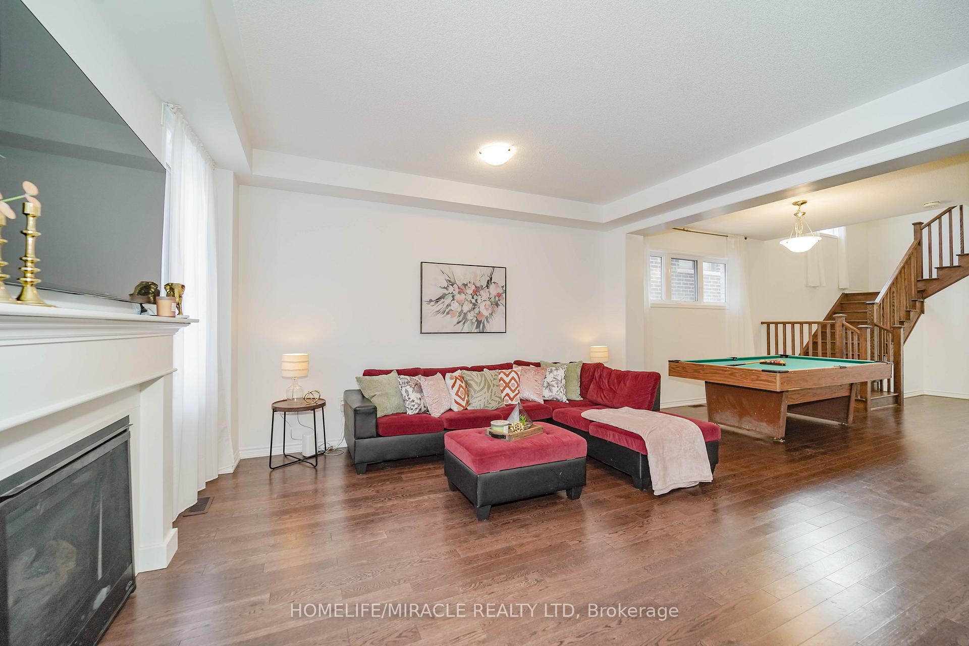 Photo 9 of 2823 Foxden Square, Pickering, Rural Pickering — HOMEH