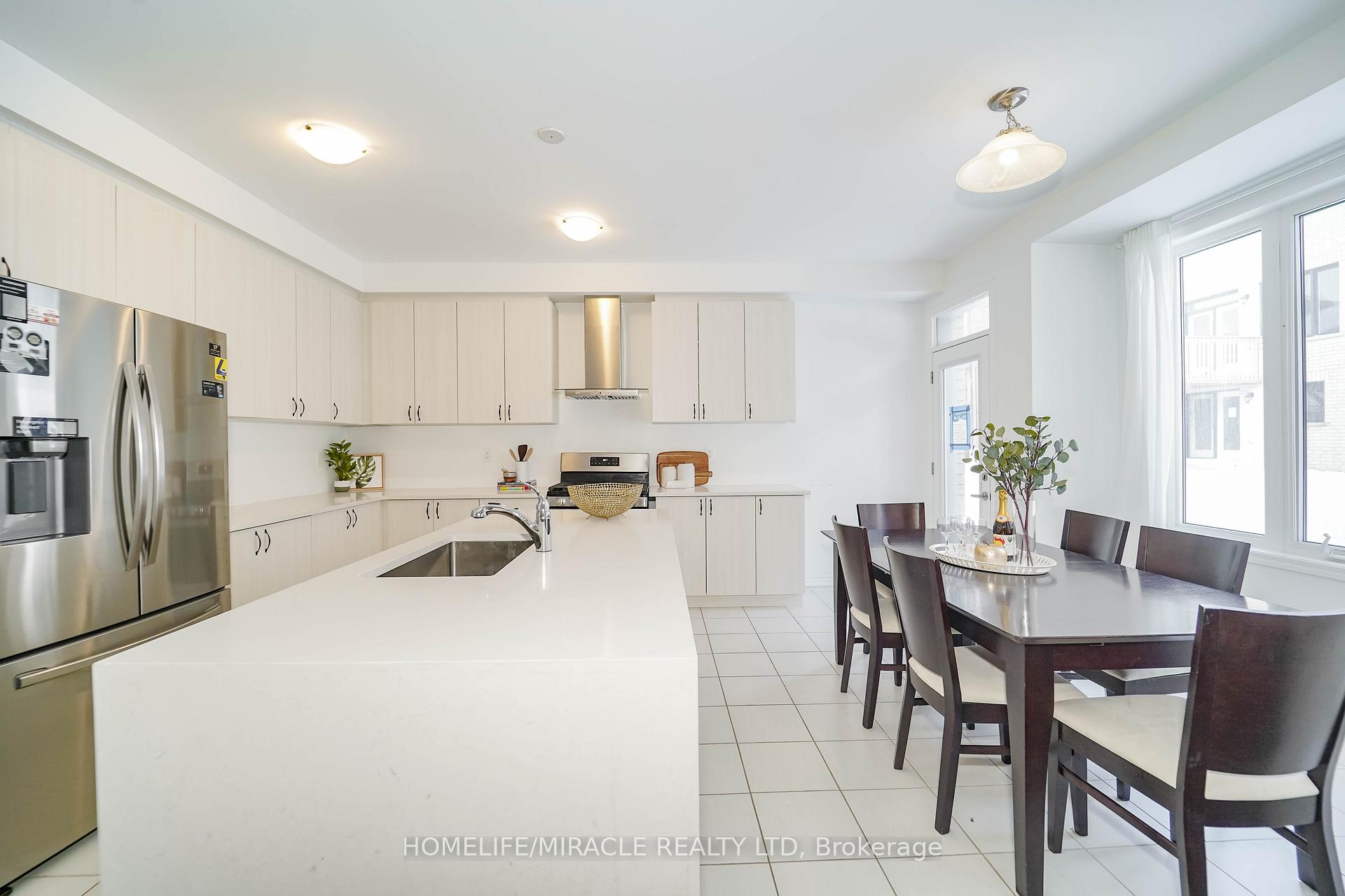 Photo 11 of 2823 Foxden Square, Pickering, Rural Pickering — HOMEH