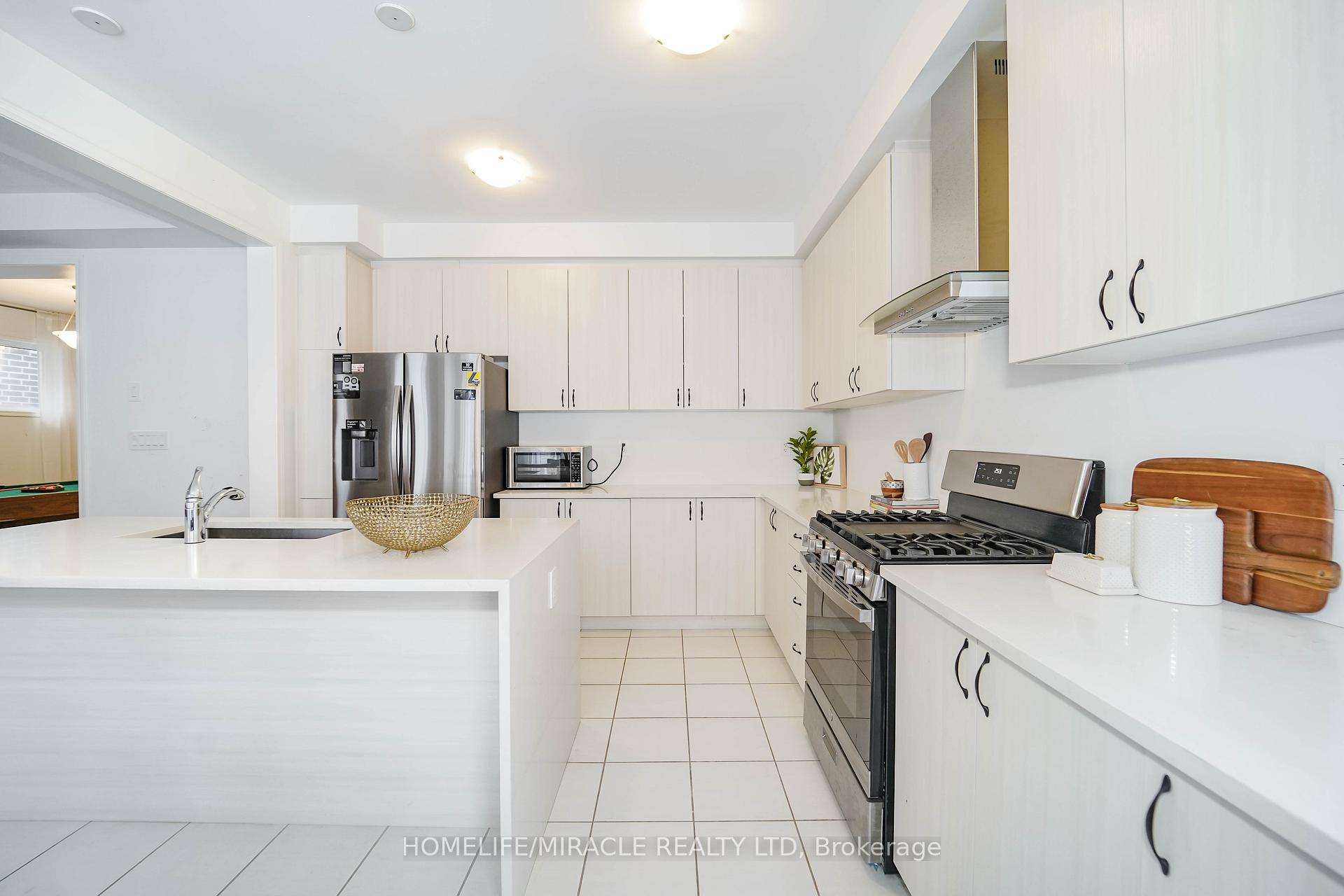 Photo 13 of 2823 Foxden Square, Pickering, Rural Pickering — HOMEH