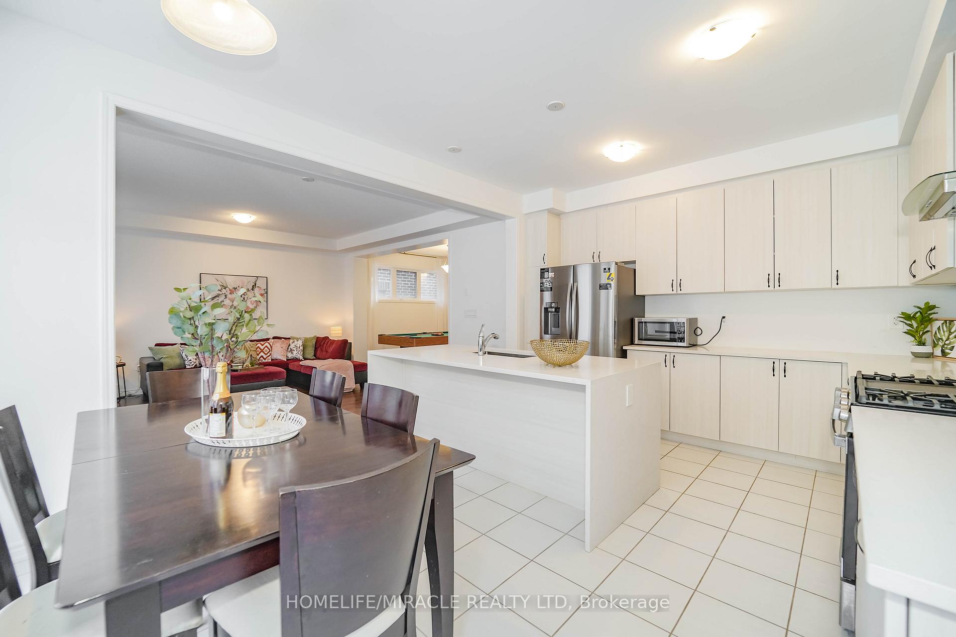 Photo 15 of 2823 Foxden Square, Pickering, Rural Pickering — HOMEH