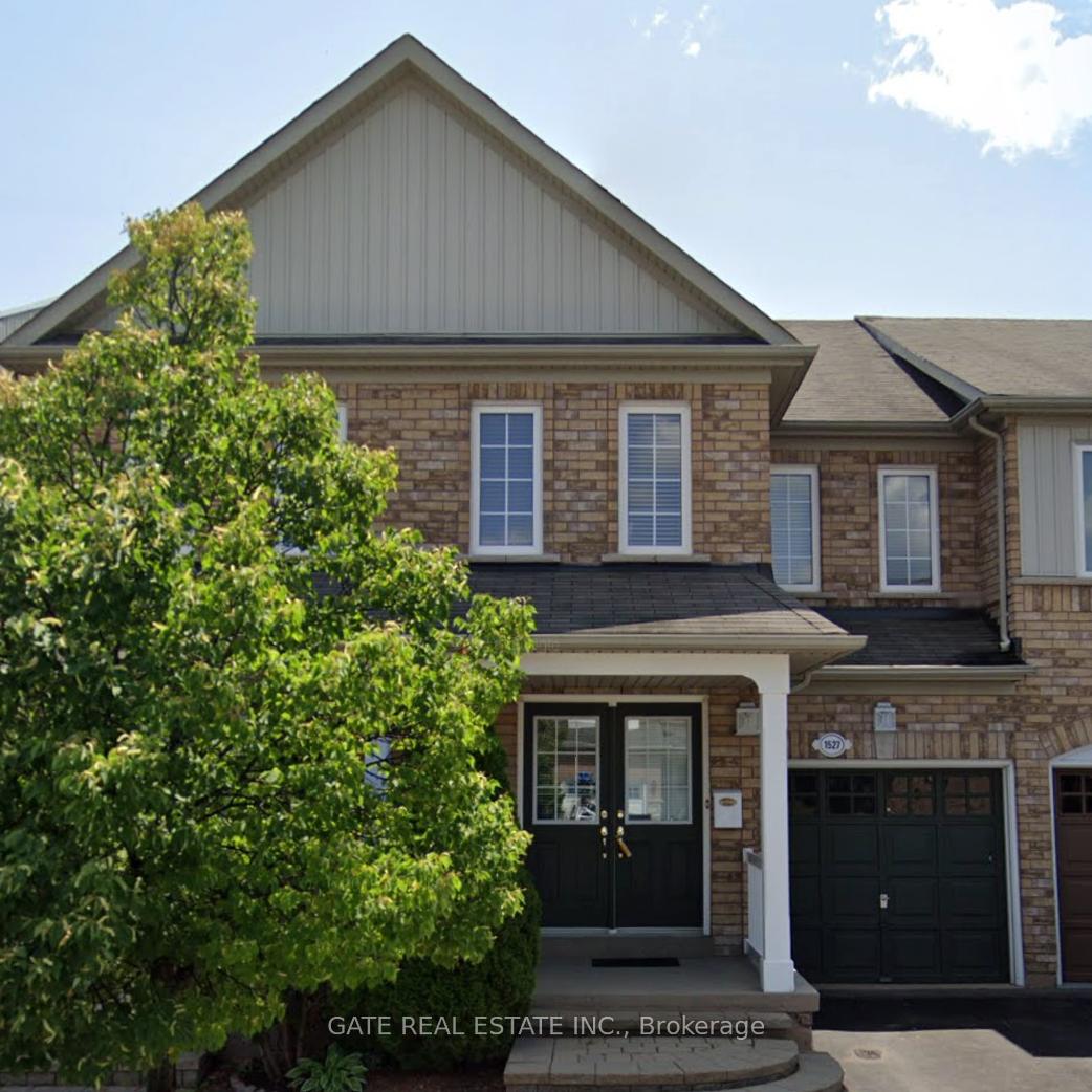 Front of 1527 Avonmore Square