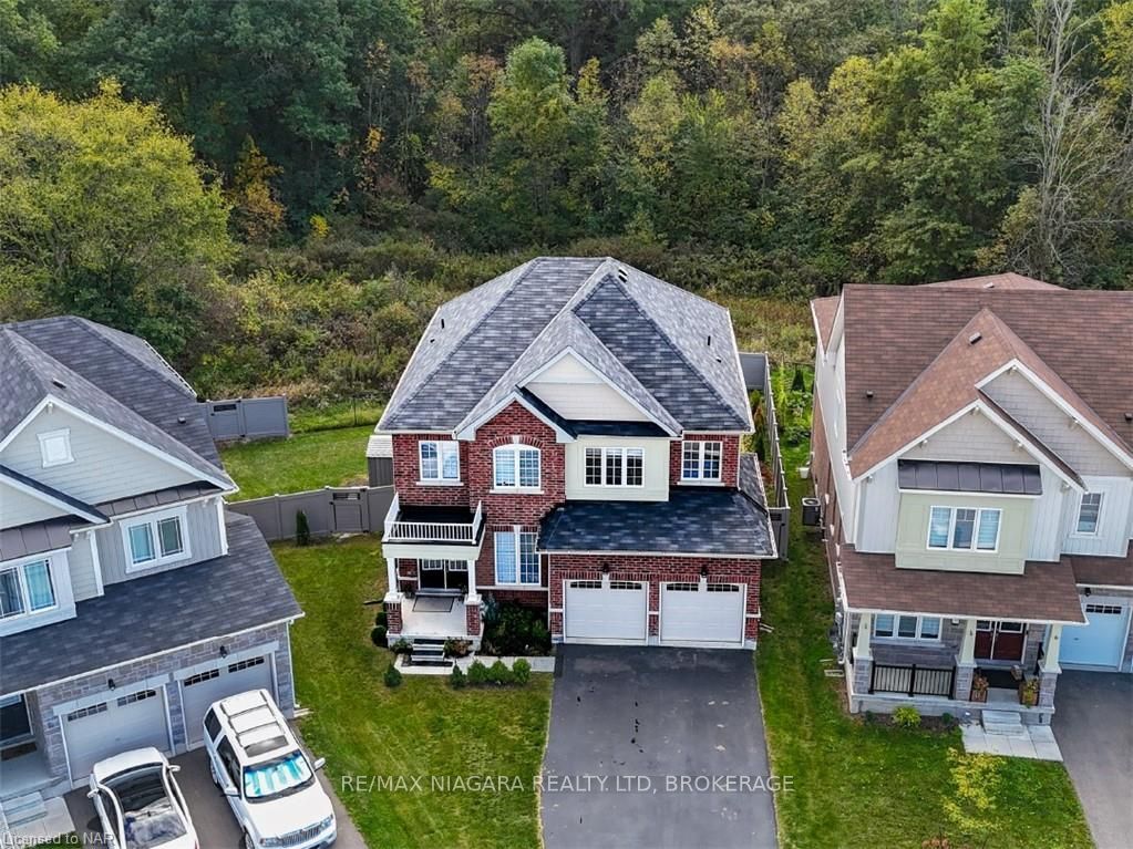 Front of 7892 Odell Crescent