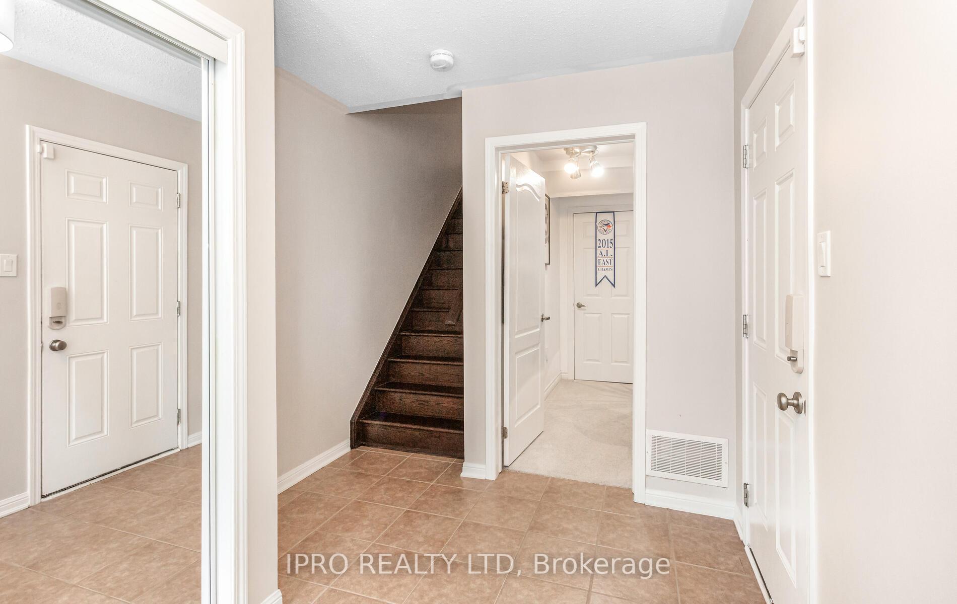 Photo 6 of 929 Nadalin Heights, Milton, Willmott — HOMEH