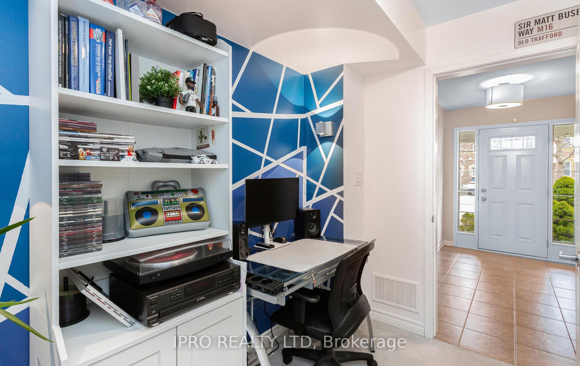 Photo 8 of 929 Nadalin Heights, Milton, Willmott — HOMEH